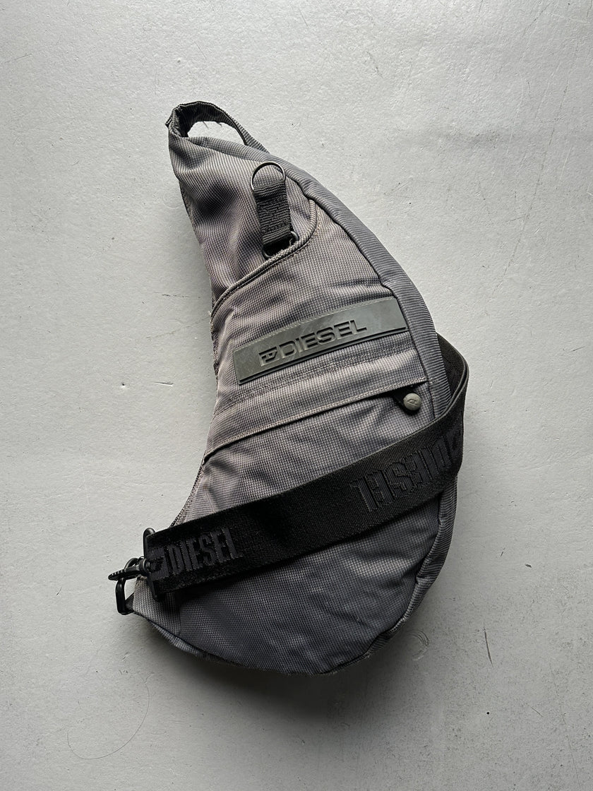 DIESEL - 1990s TEXTURED SLING BAG