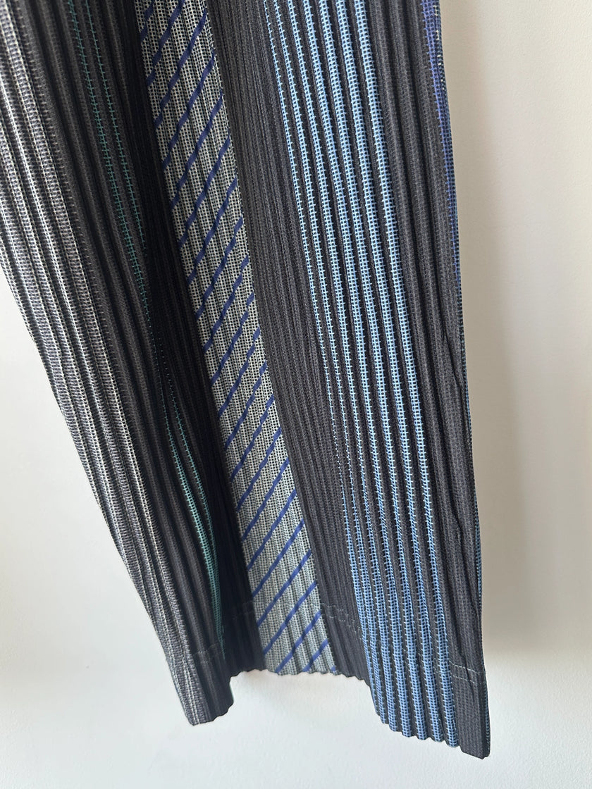ISSEY MIYAKE - F/W 2021 PLEATED TROUSERS