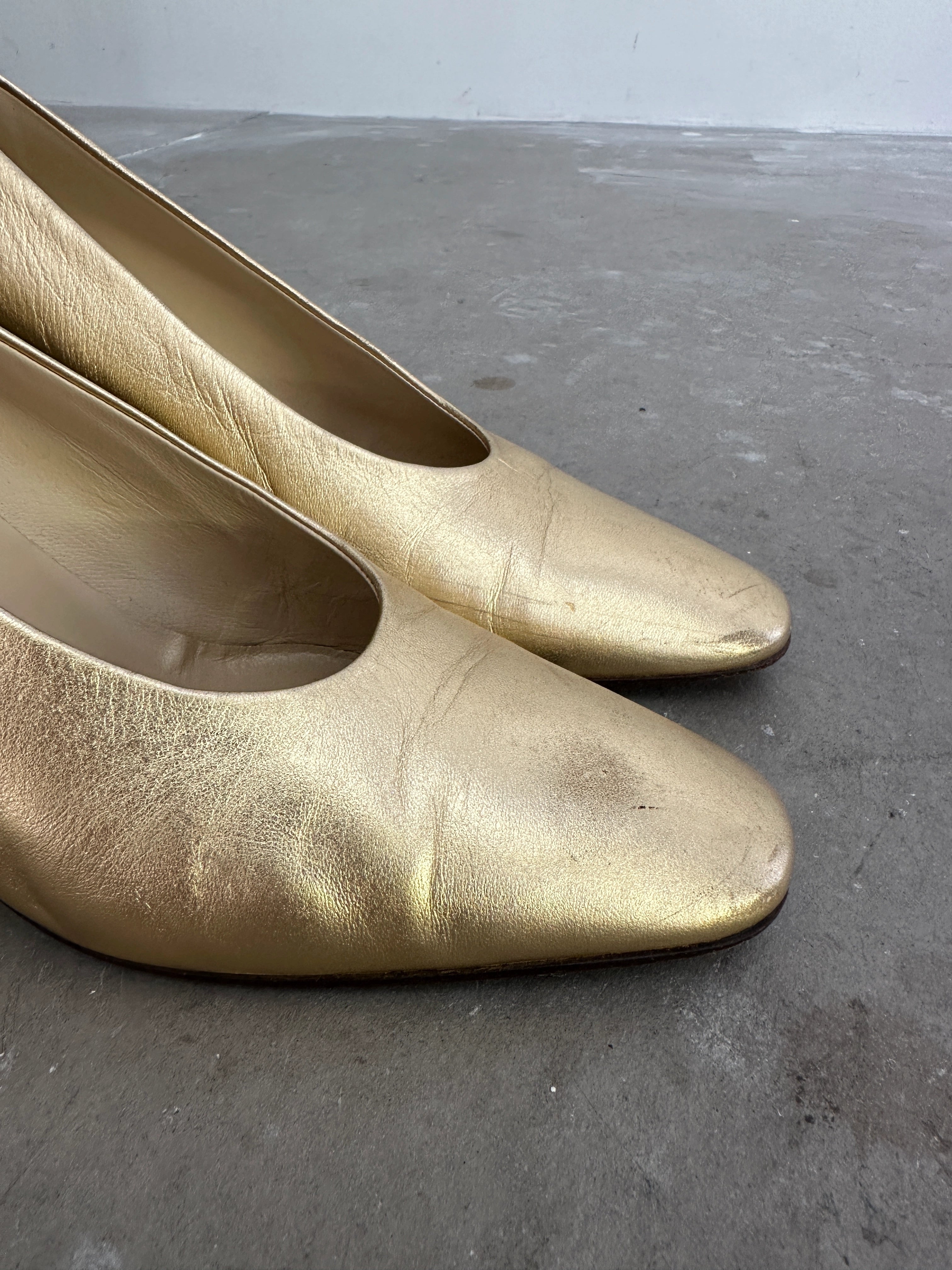 PRADA - 1980s GOLD PUMPS HEELS