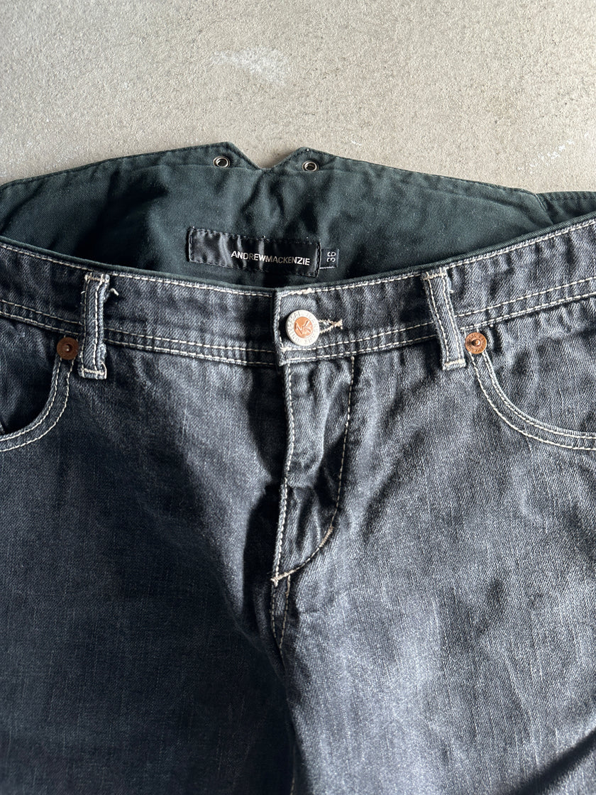 ANDREW MACKENZIE AMK - 2000s STRAIGHT FIT JEANS WITH DETAILS AT THE BACK