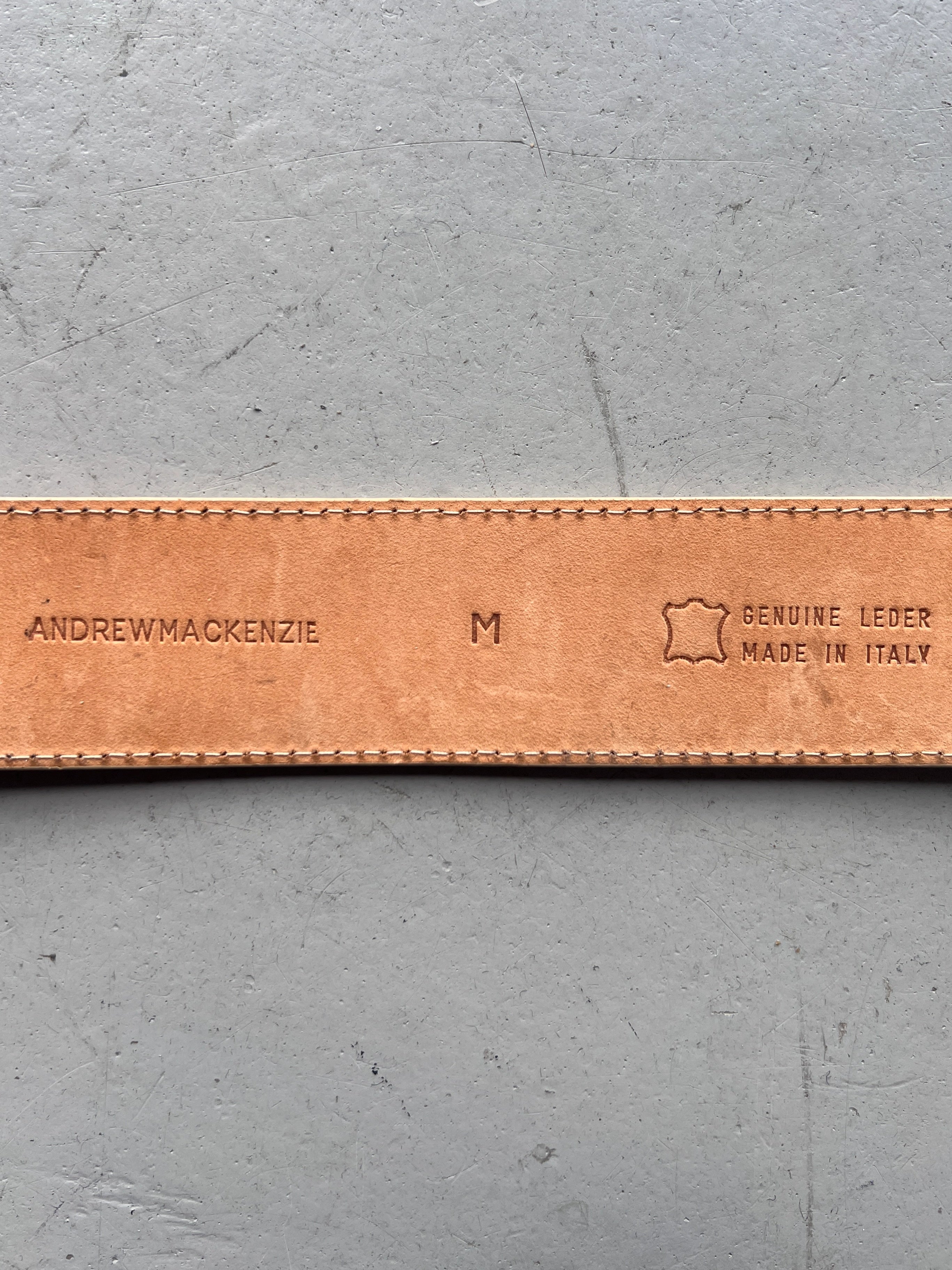 ANDREW MACKENZIE - 2000s STAR BUCKLE LOGO LEATHER BELT