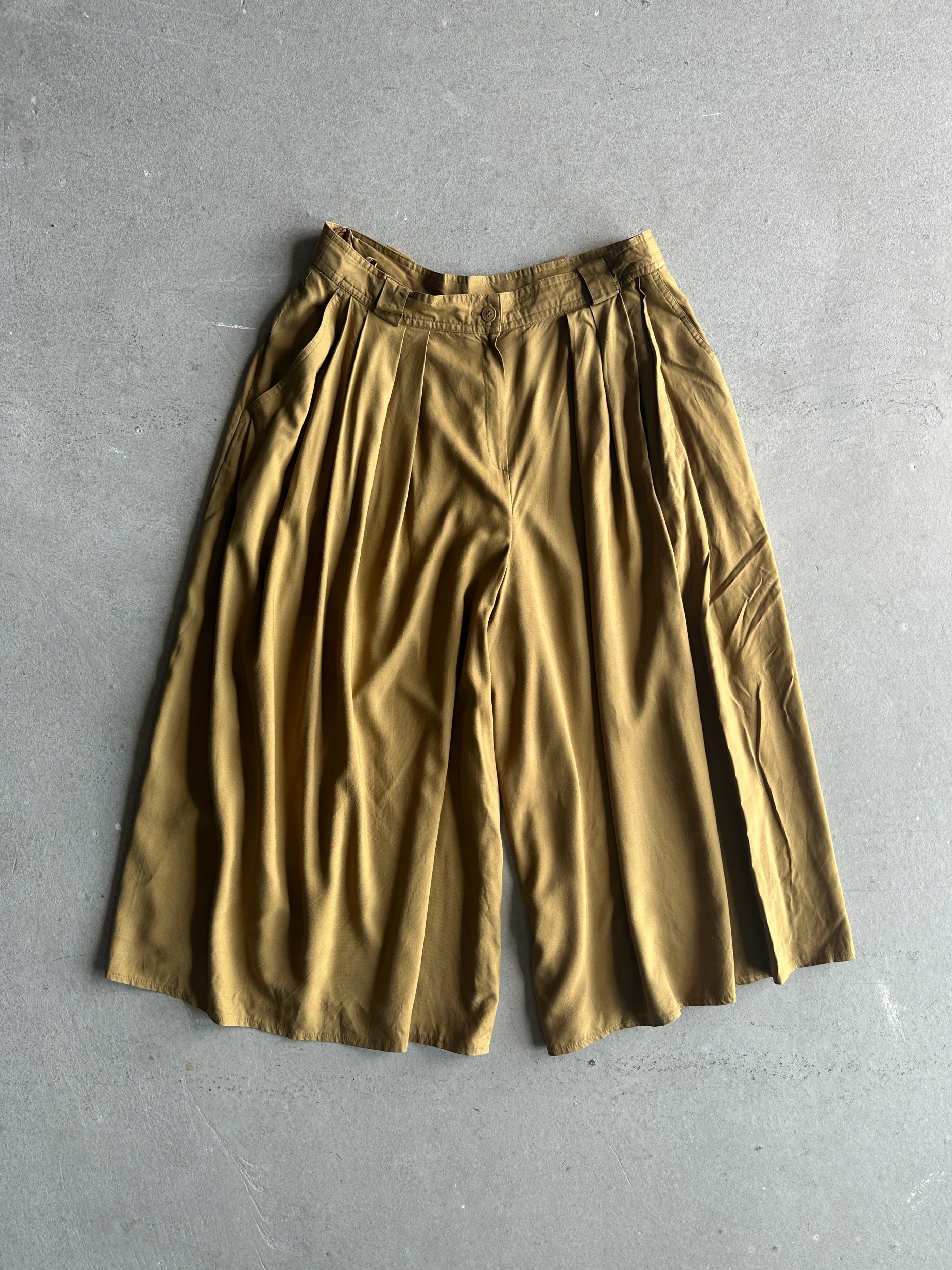 1980s HIGH WAIST PLEATED BERMUDA SHORTS