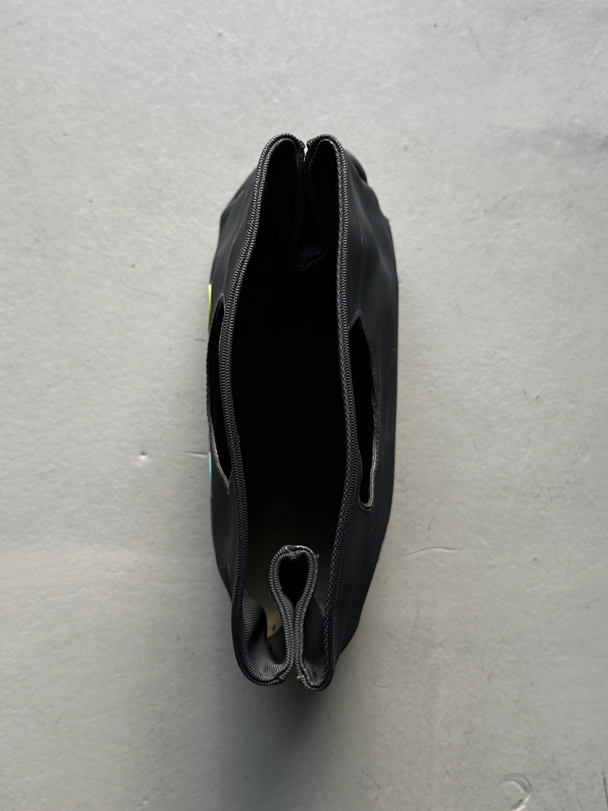 FENDISSIME - 1990s CUT OUT HANDLE TEXTURED HANDBAG