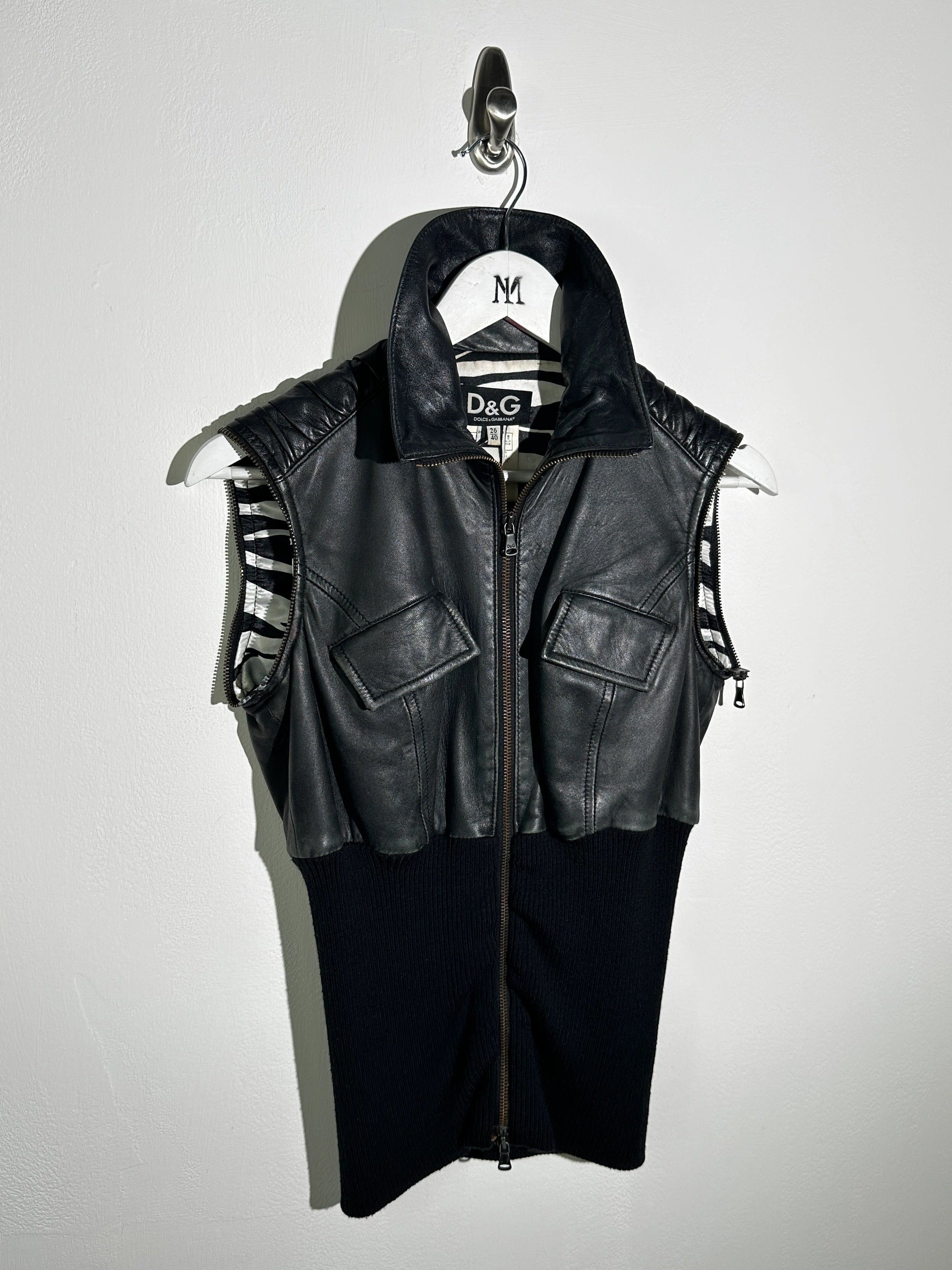 DOLCE & GABBANA - S/S 2003 2 IN 1 LEATHER JACKET WITH PANELED WAIST AND ZIP OFF SLEEVE
