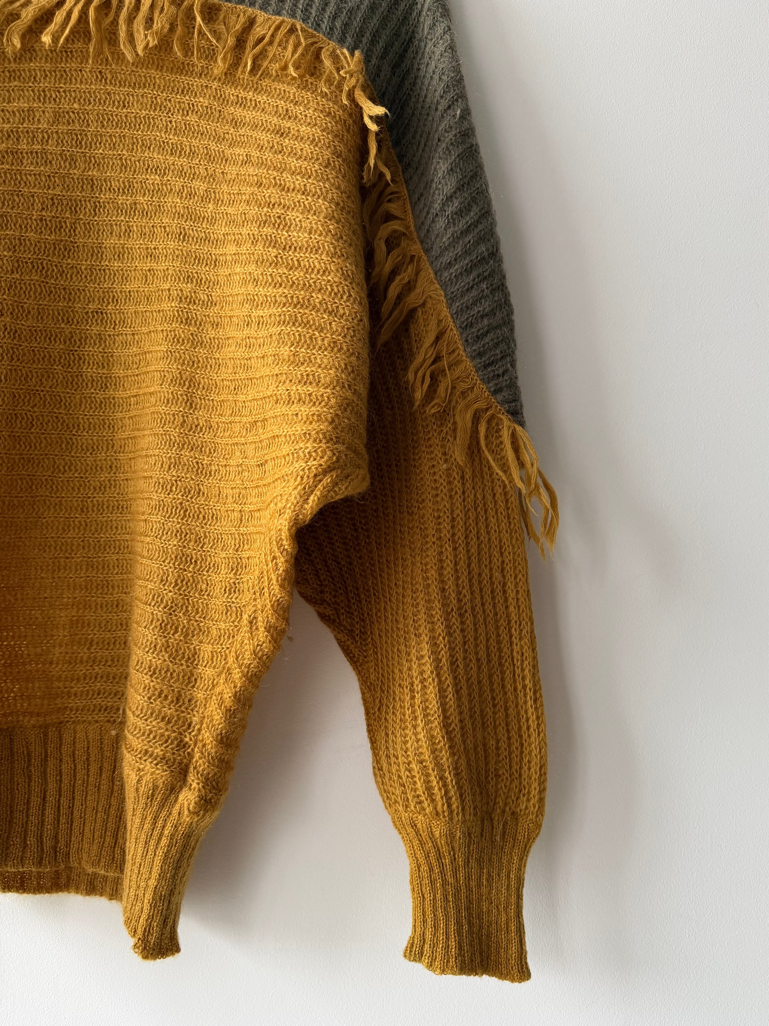 ITALIAN LABEL - 1980s CONTRASTING PANEL BATWING KNIT JUMPER
