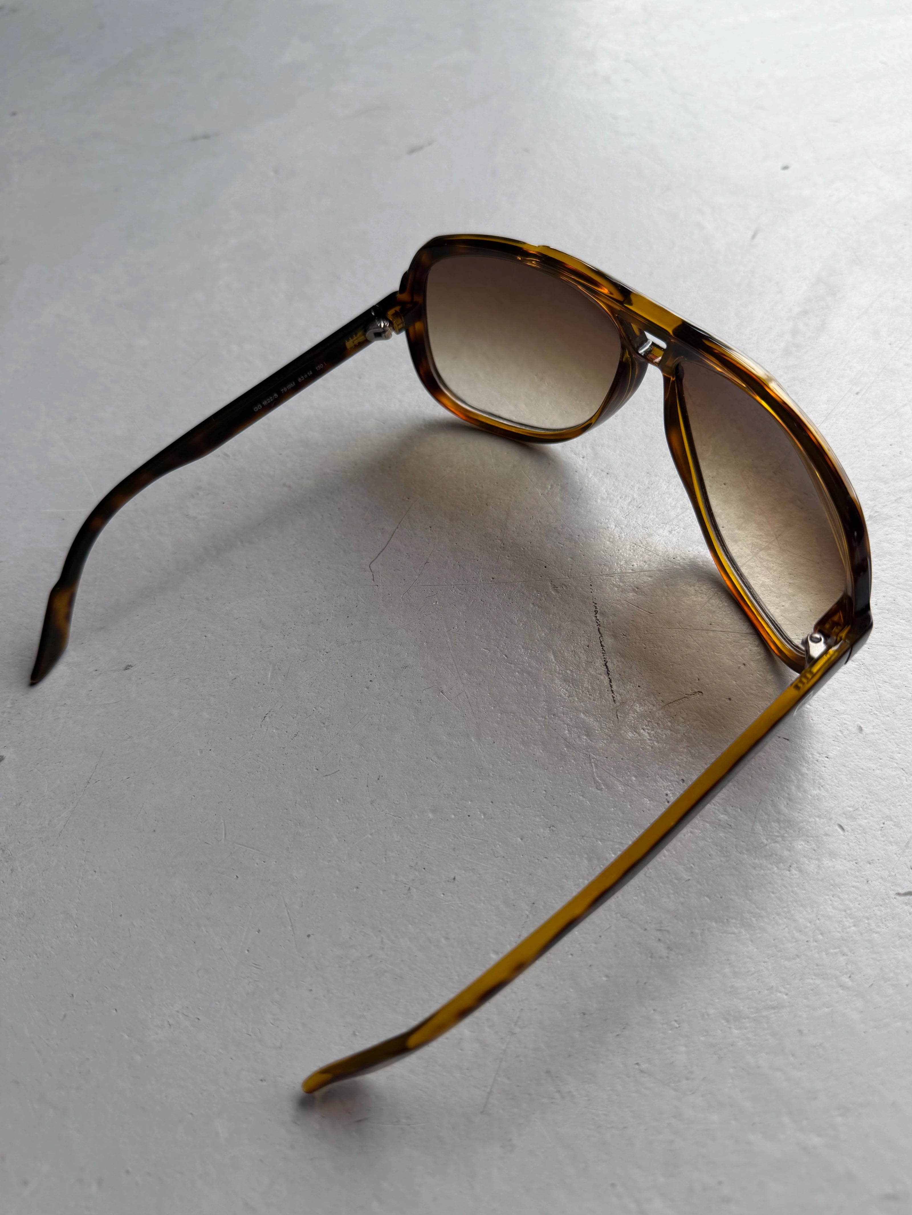GUCCI - 2010s OVERSIZED AVIATOR SUNGLASSES