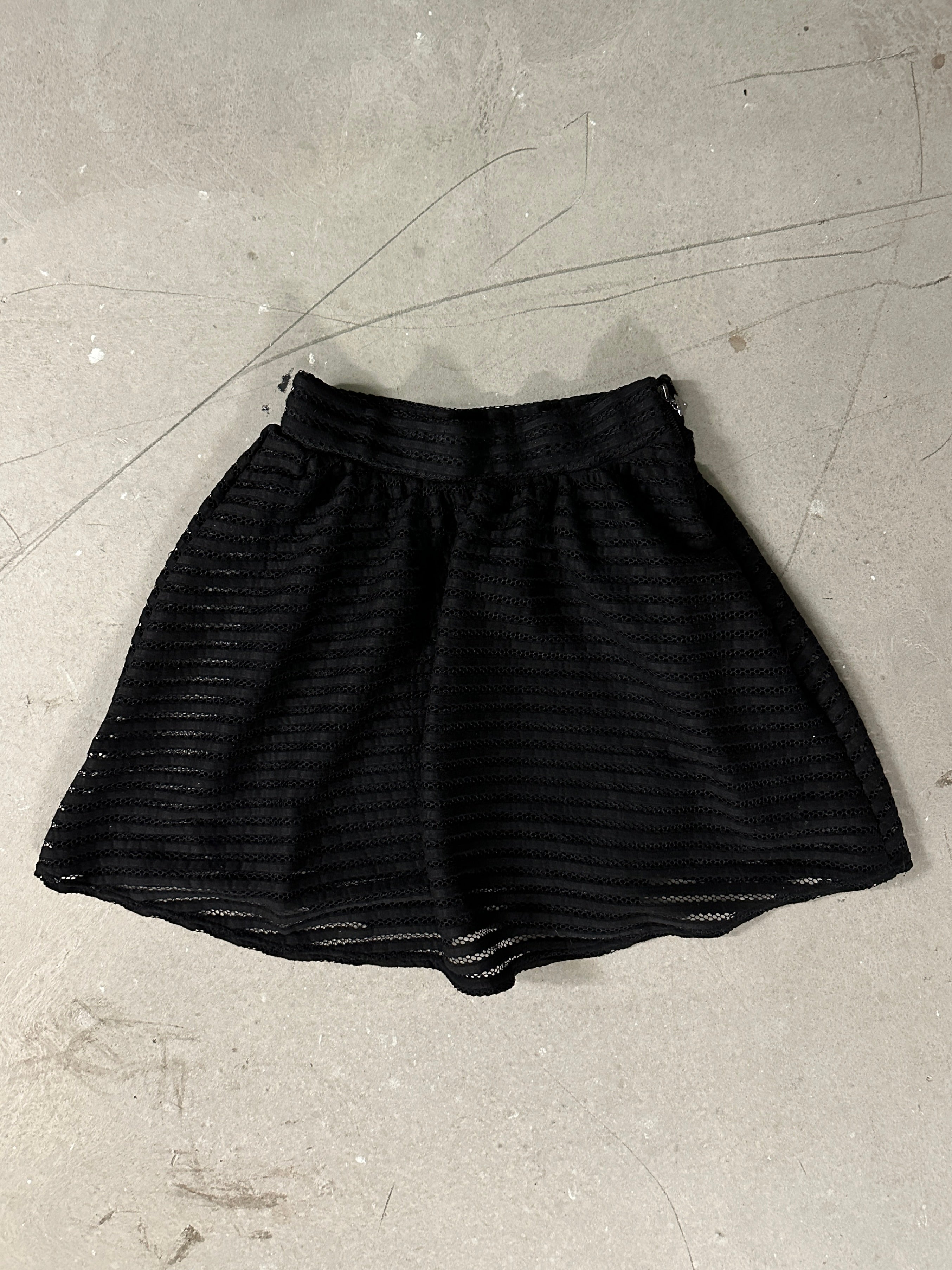 GUESS- 2000s BALLOON SKIRT