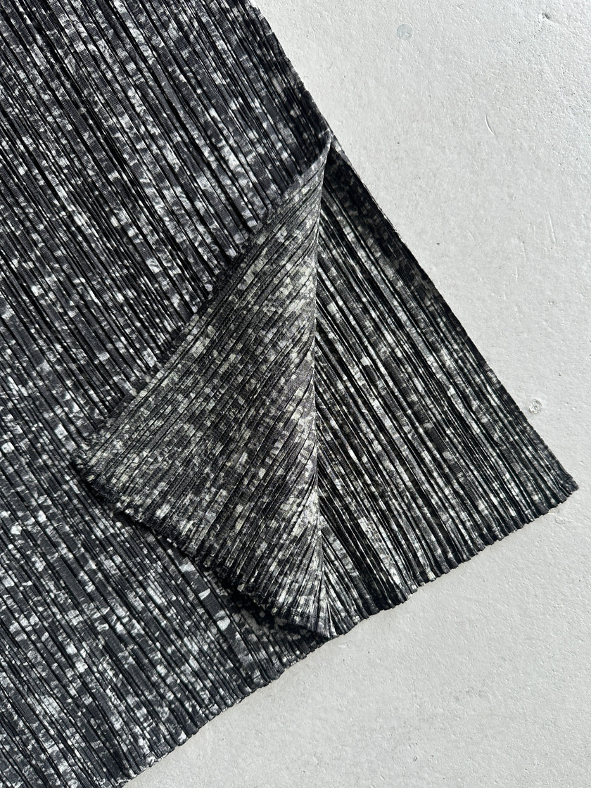 ISSEY MIYAKE PLEATS PLEASE - S/S 2008 ROUND NECK LONG VEST