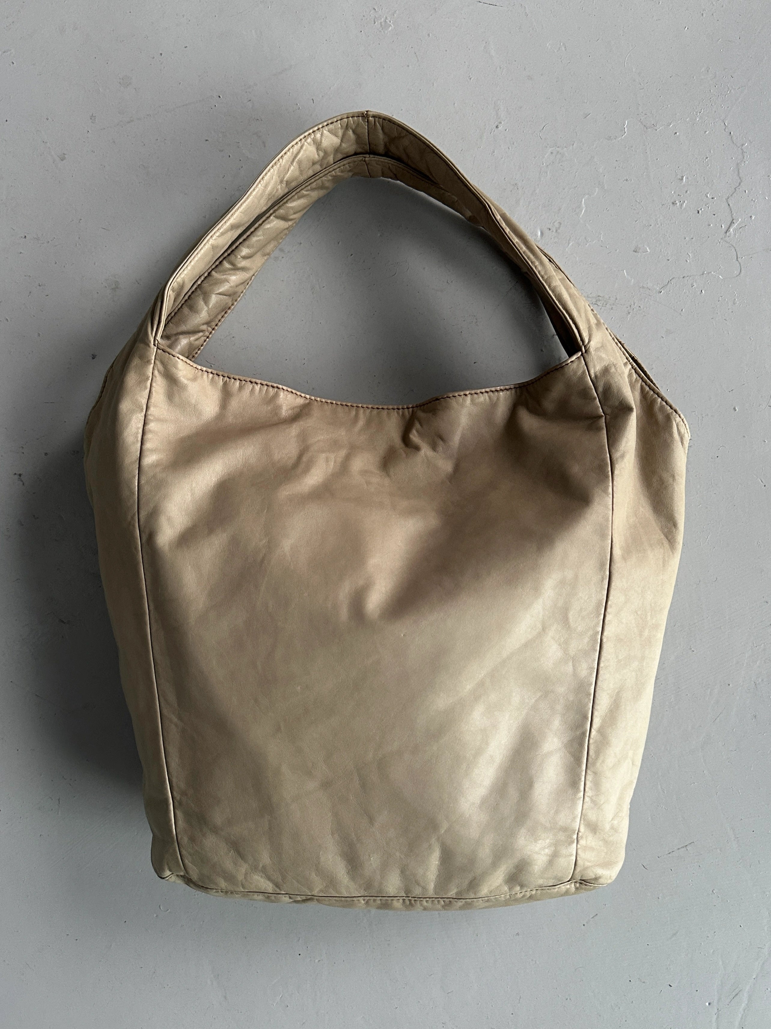 ISSEY MIYAKE PLANTATION - 1990s LEATHER SLOUCHY SHOULDER BAG