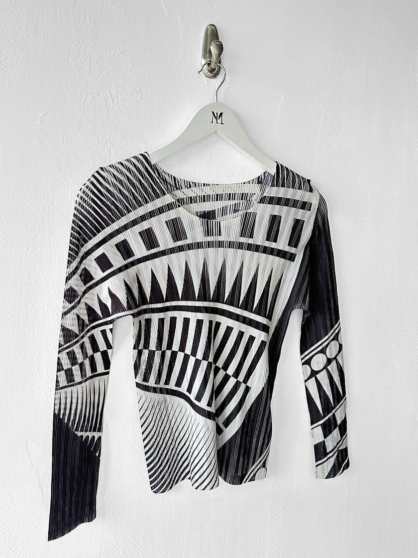 ISSEY MIYAKE - S/S 2015 GEOMETRIC PRINT LONG SLEEVE TOP