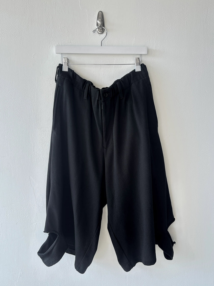 YOHJI YAMAMOTO - S/S 2025 TRACK SHORTS WITH CUT OUT DETAILS AT HEM