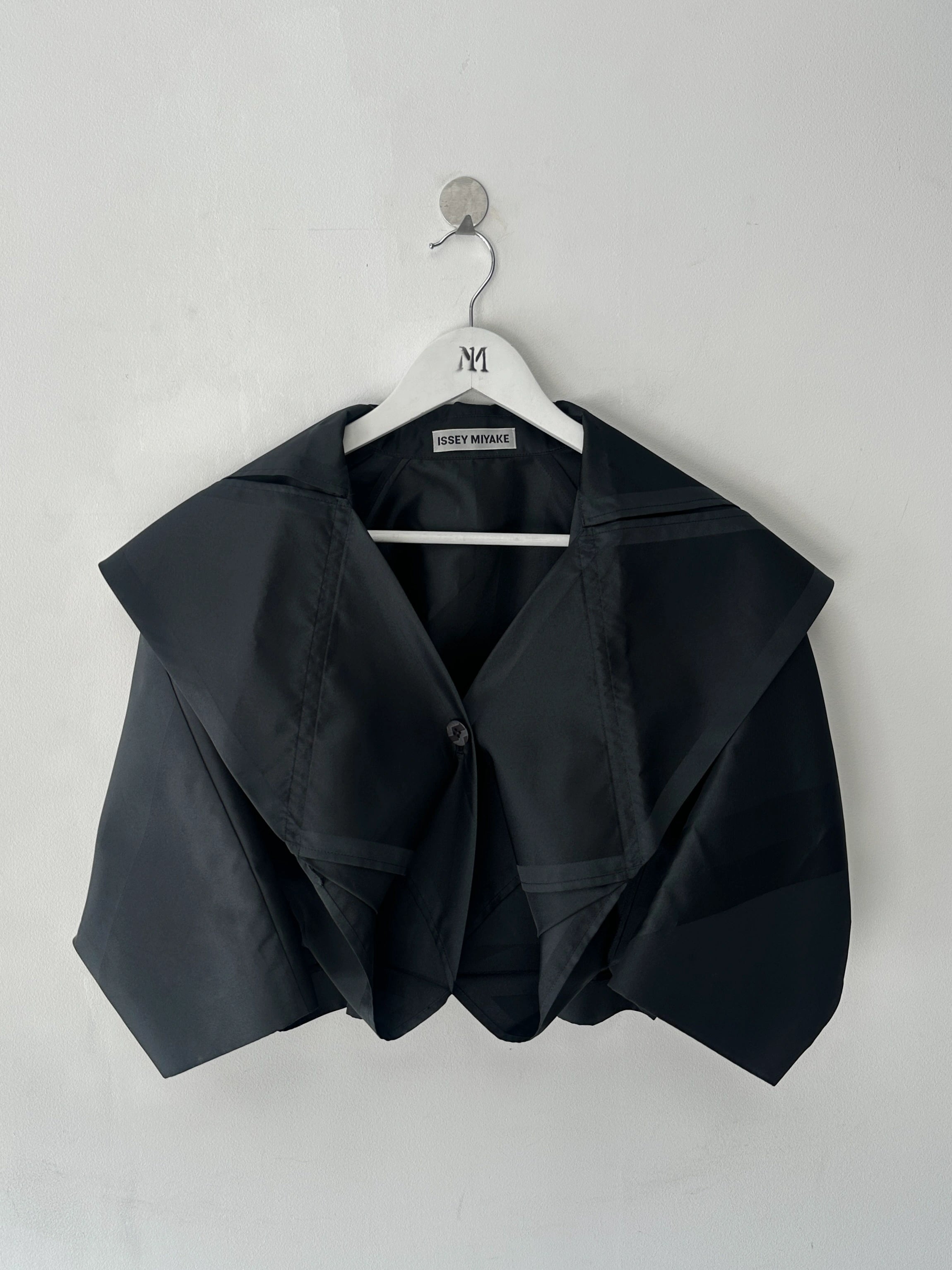 ISSEY MIYAKE  - F/W 2011 SCULPTURAL BOLERO JACKET