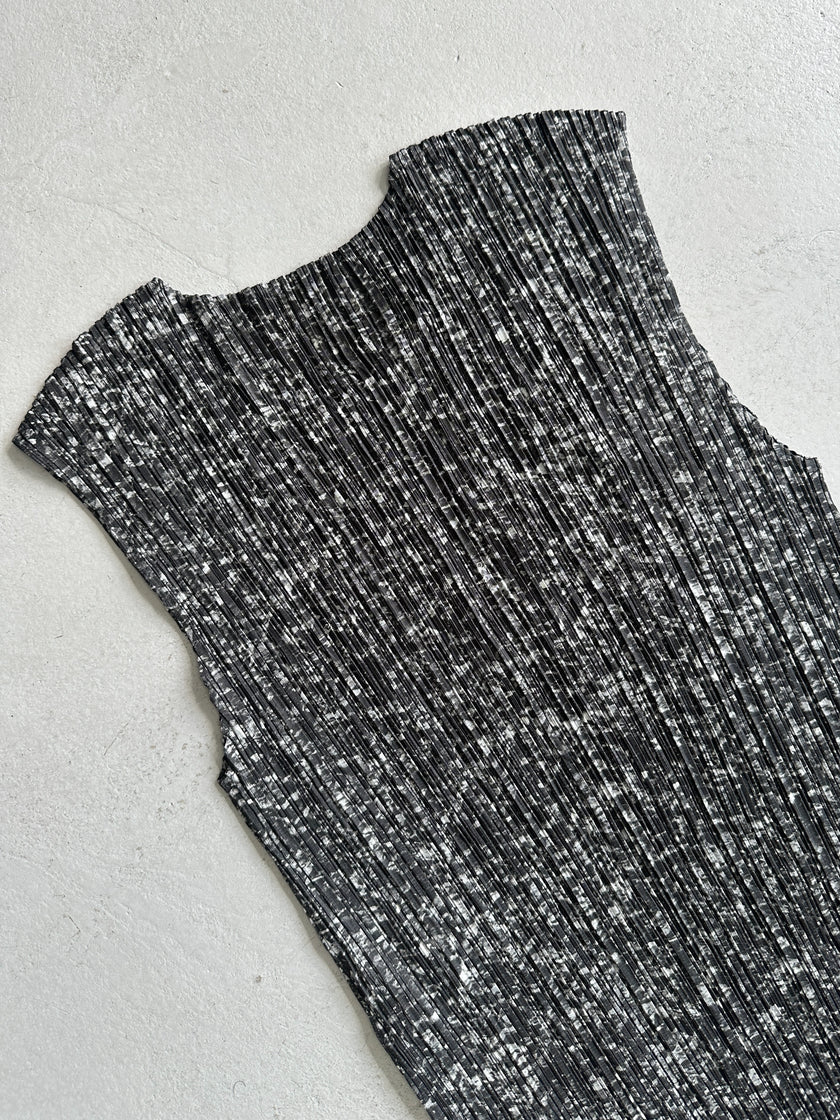 ISSEY MIYAKE PLEATS PLEASE - S/S 2008 ROUND NECK LONG VEST