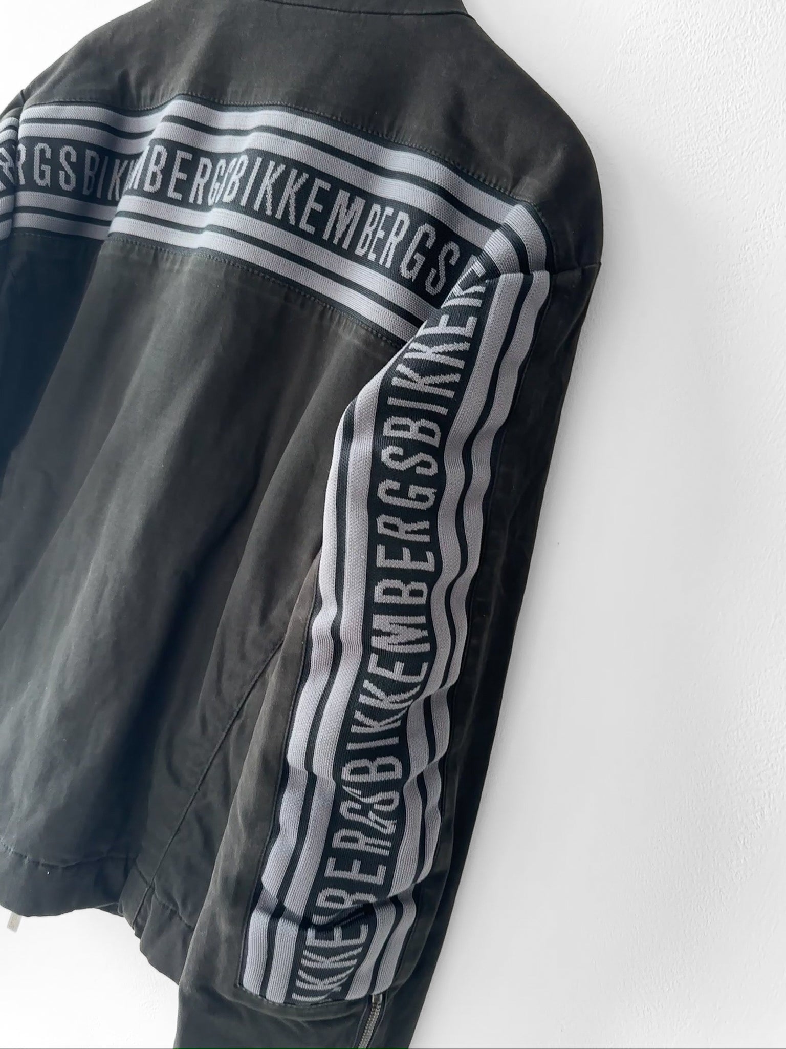 BIKKEMBERGS - early 2000s LOGO TAPE AT BACK BIKER JACKET