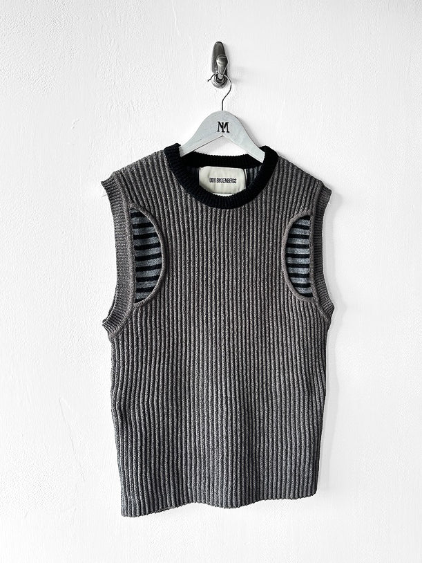 DIRK BIKKEMBERGS - F/W 2017 CHENILLE KNIT CREW NECK VEST TOP
