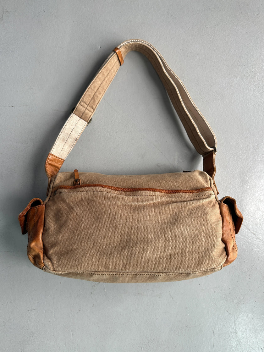 YOHJI YAMAMOTO Y'SACCS - 1990s SHOULDER BAG WITH OVERSIZED LEATHER POCKET