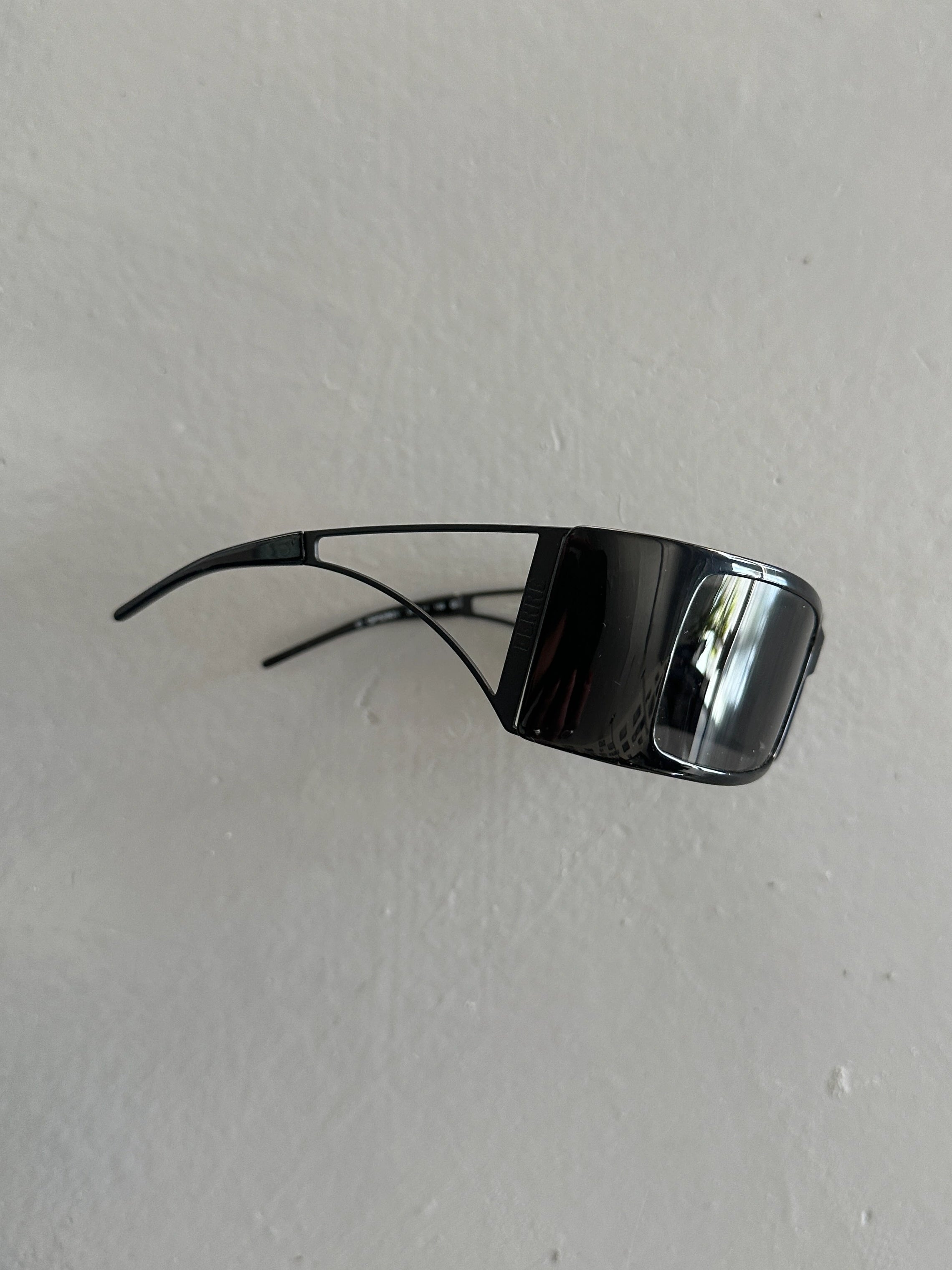 GIANFRANCO FERRÉ - 1990s WRAPAROUND SUNGLASSES WITH CUT OUT ARMS