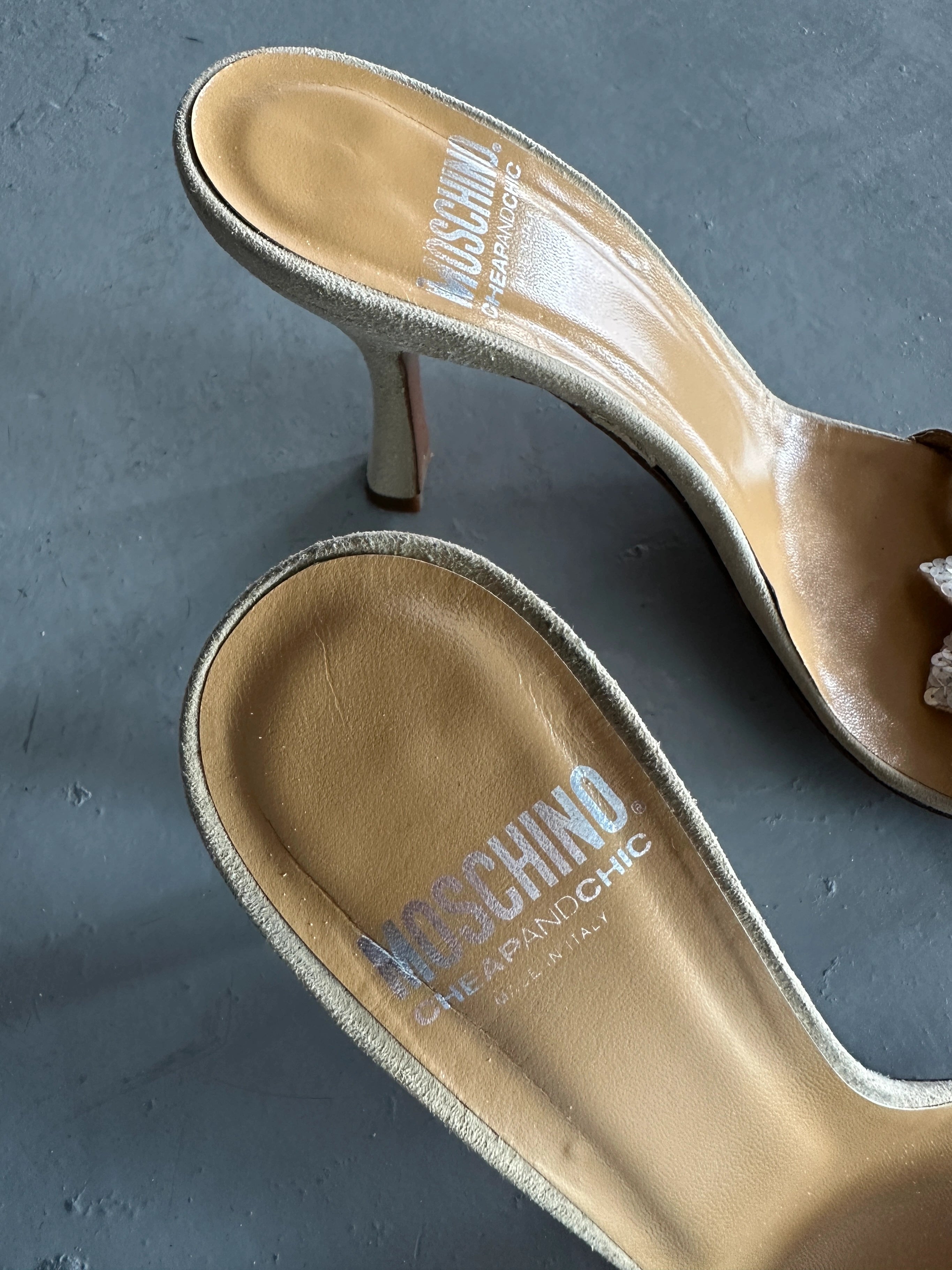 MOSCHINO - 1990s SUEDE SLIP ON HEELS WITH BEADED FLORAL APPLIQUÉ