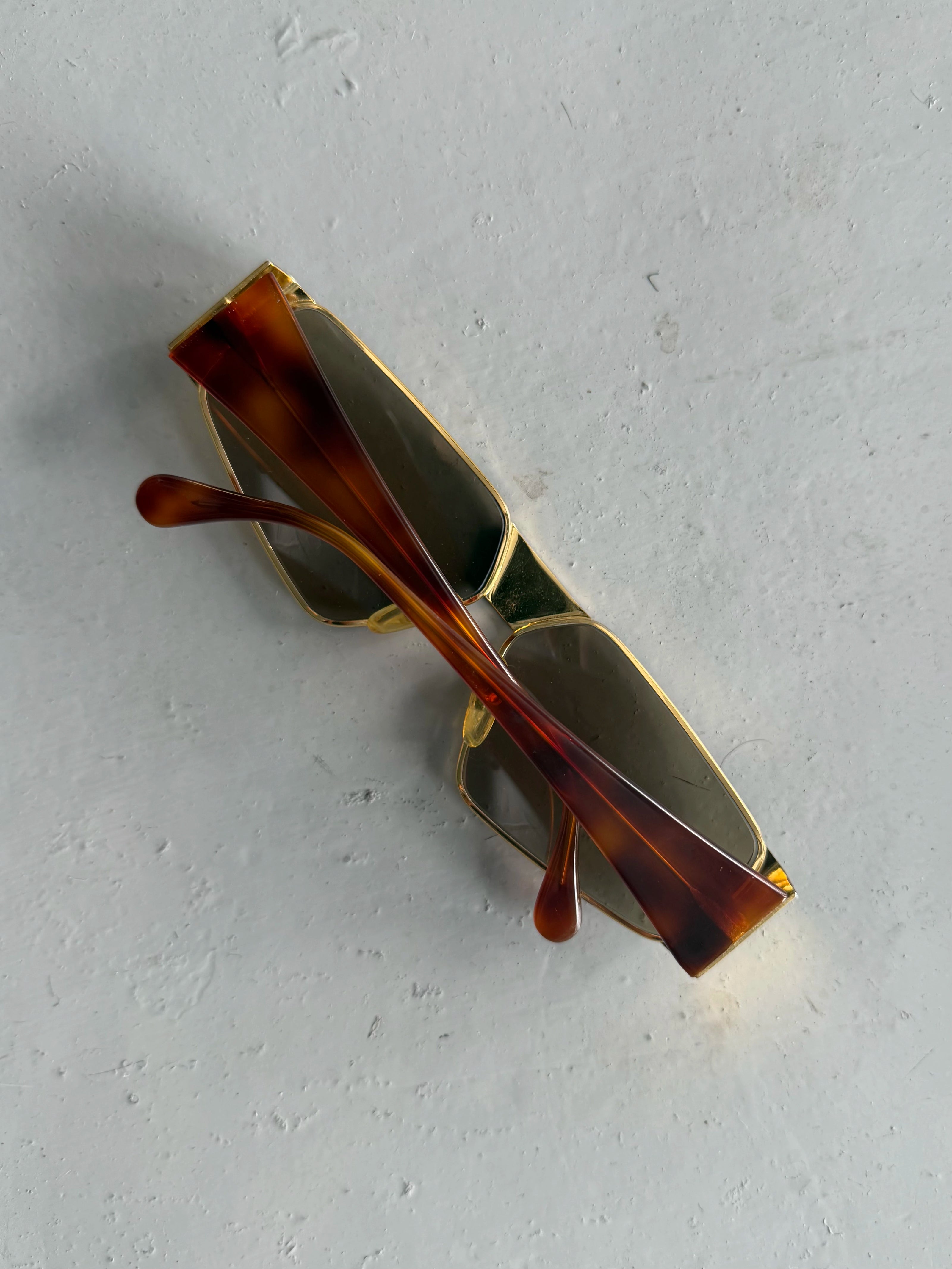 GIANFRANCO FERRÉ - 1990s GEOMETRIC SUNGLASSES WITH TORTOISESHELL ARMS