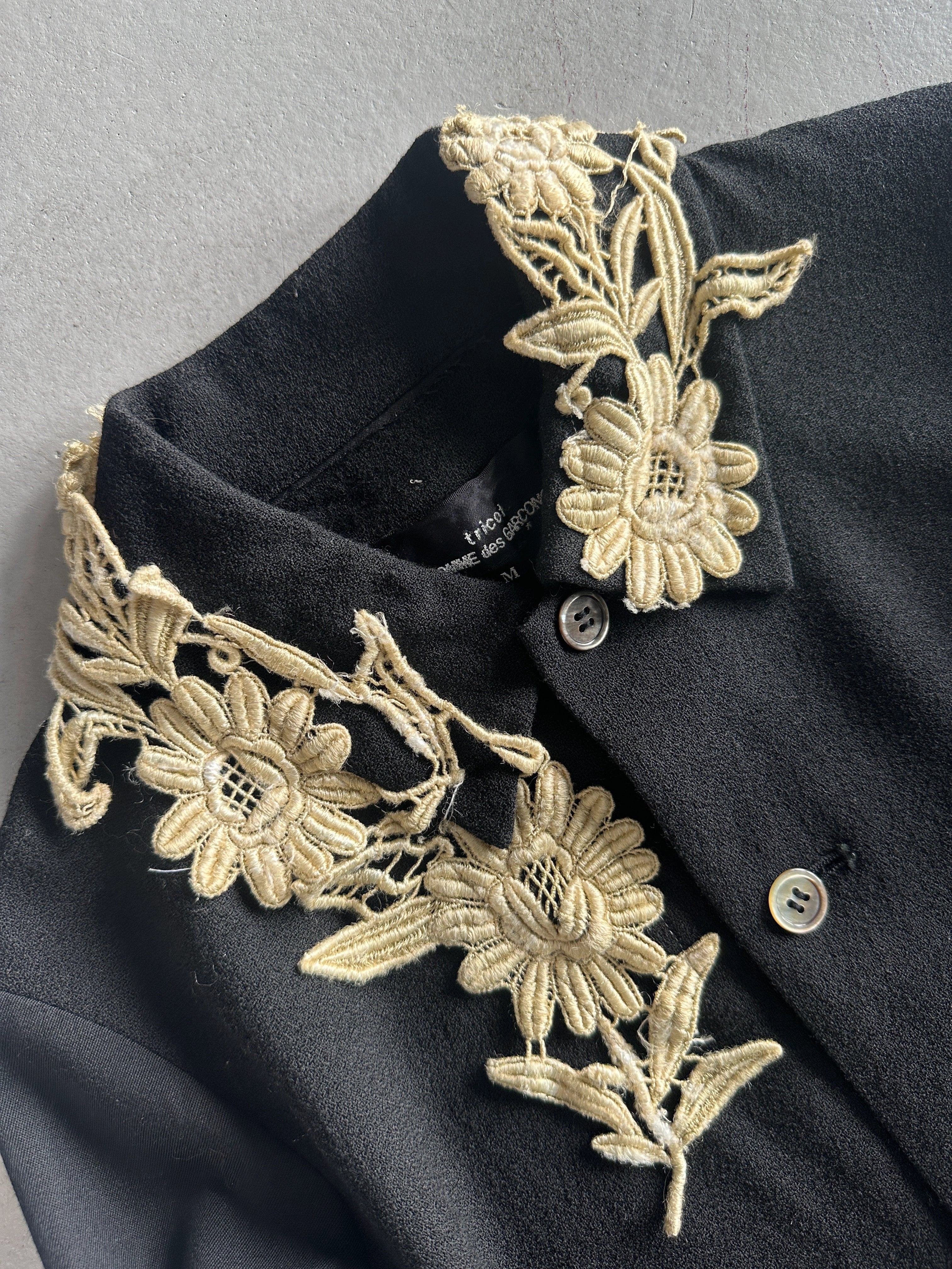 COMME DES GARÇONS - A/W 2002 WOOL JACKET WITH FLORAL ATTACHMENT AT COLLAR