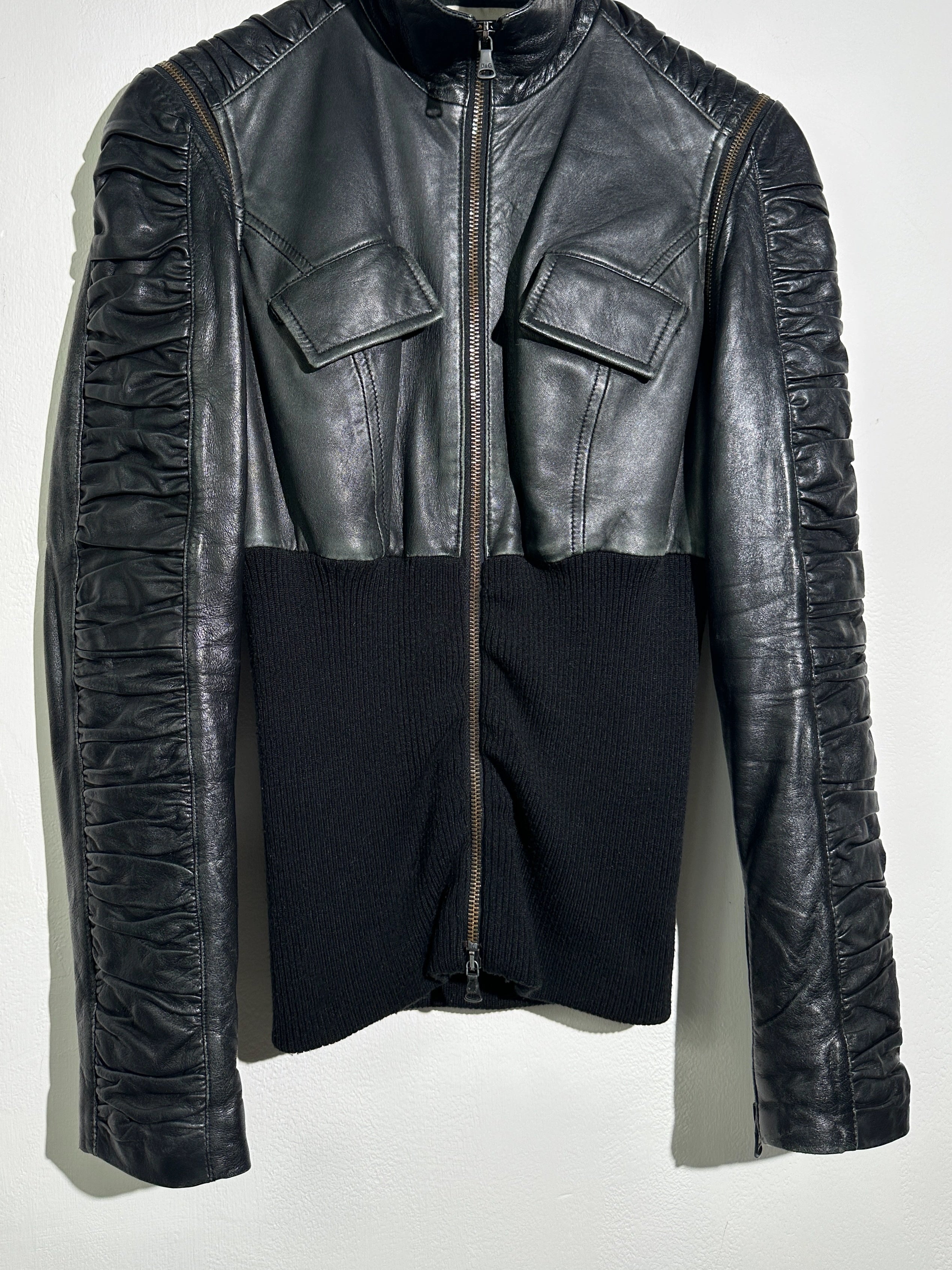 DOLCE & GABBANA - S/S 2003 2 IN 1 LEATHER JACKET WITH PANELED WAIST AND ZIP OFF SLEEVE