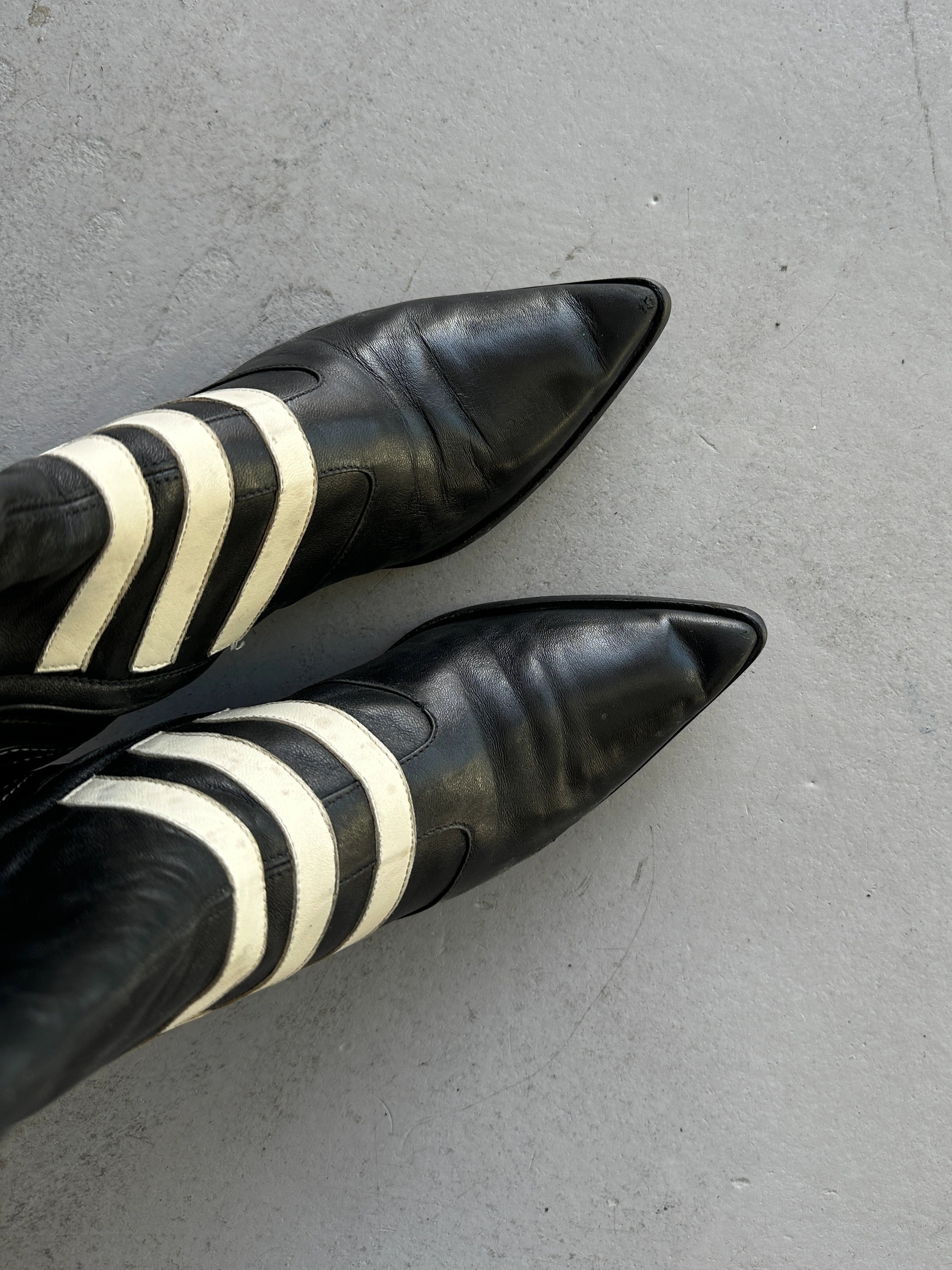 ETRO - F/W 2001 POINTED TOE KITTEN HEELS BOOTS