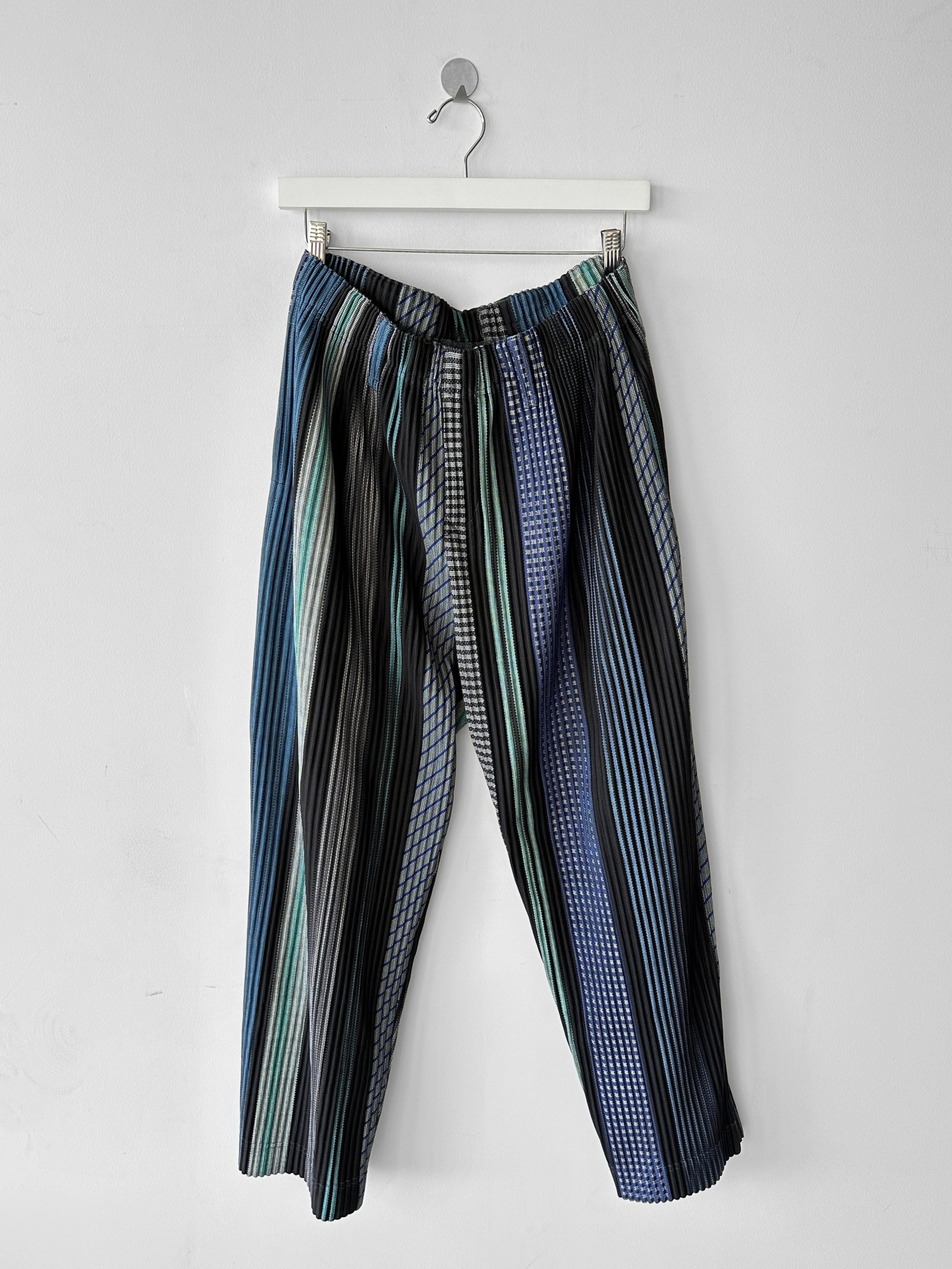 ISSEY MIYAKE - F/W 2021 PLEATED TROUSERS