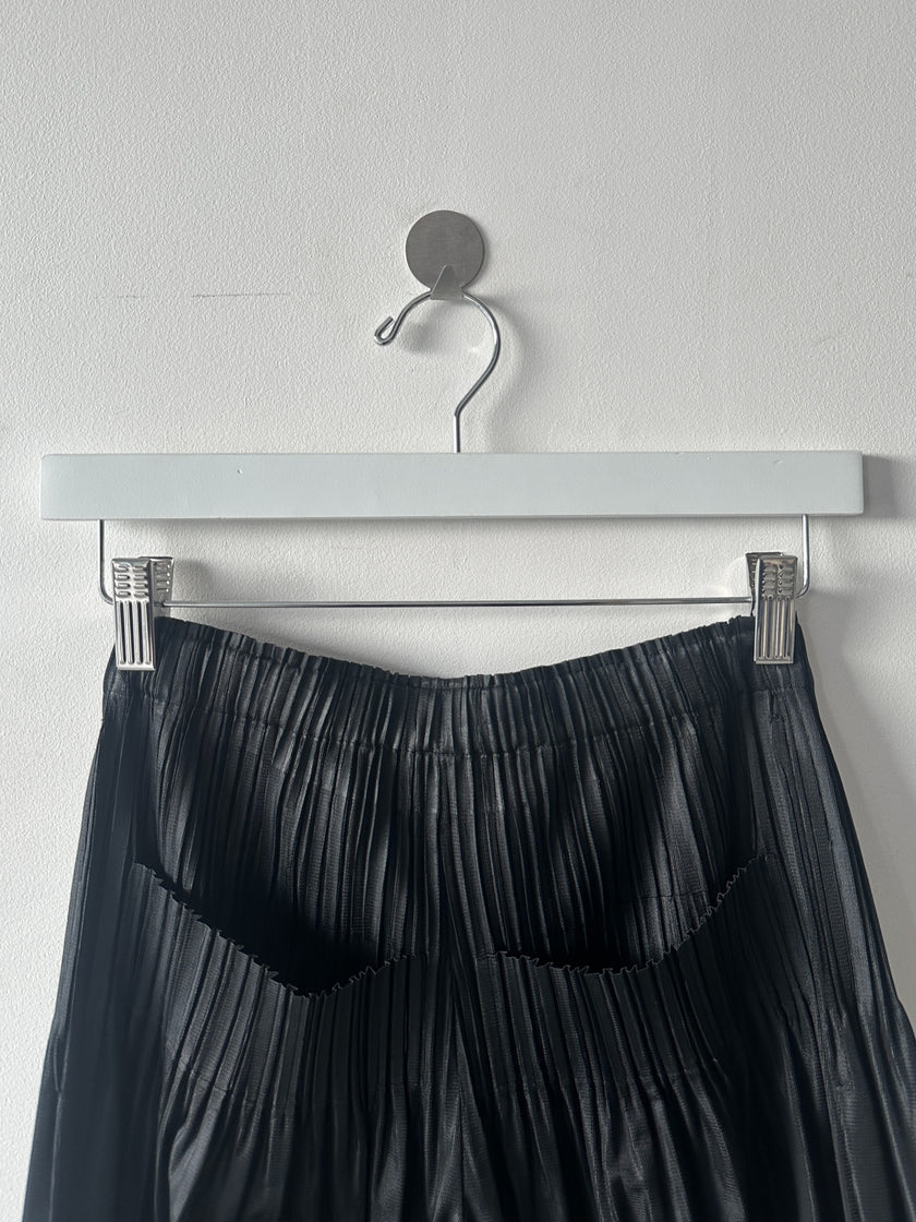 ISSEY MIYAKE PLEATS PLEASE - S/S 2015 SEMI TRANSPARENT LEGS CROPPED PANTS