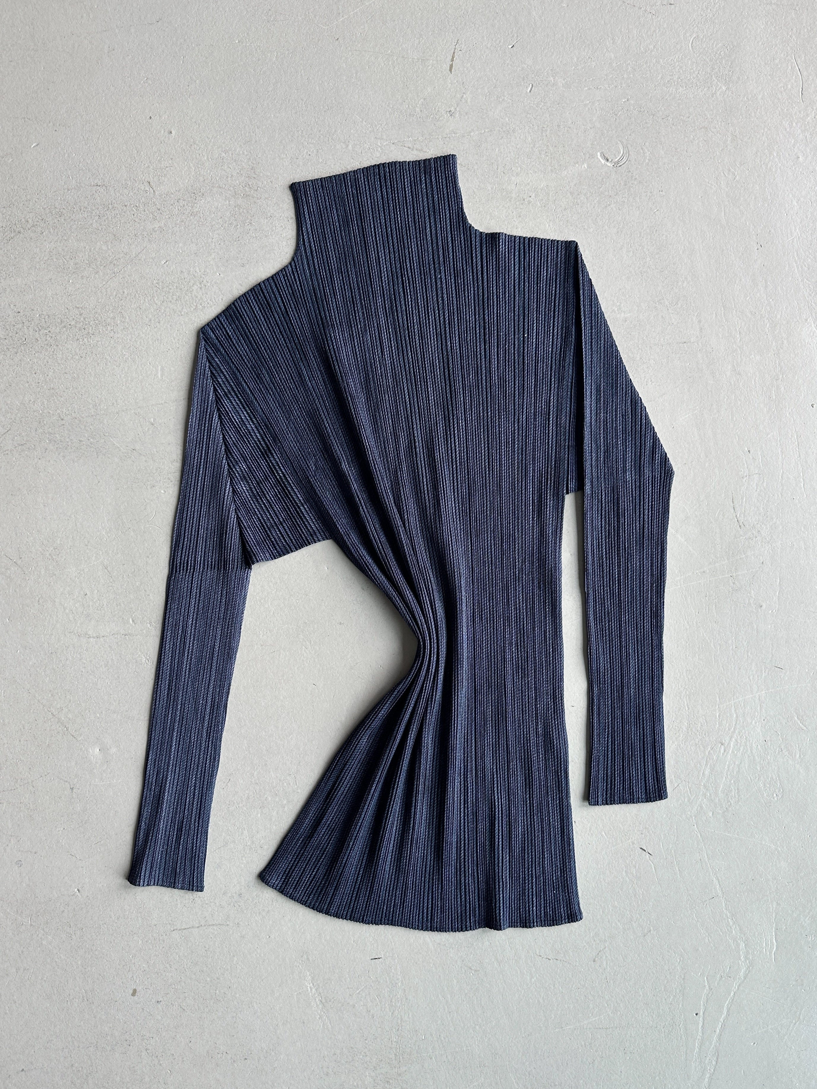 ISSEY MIYAKE PLEATS PLEASE - F/W 2004 HIGH NECK PLEATED LONG SLEEVE TOP