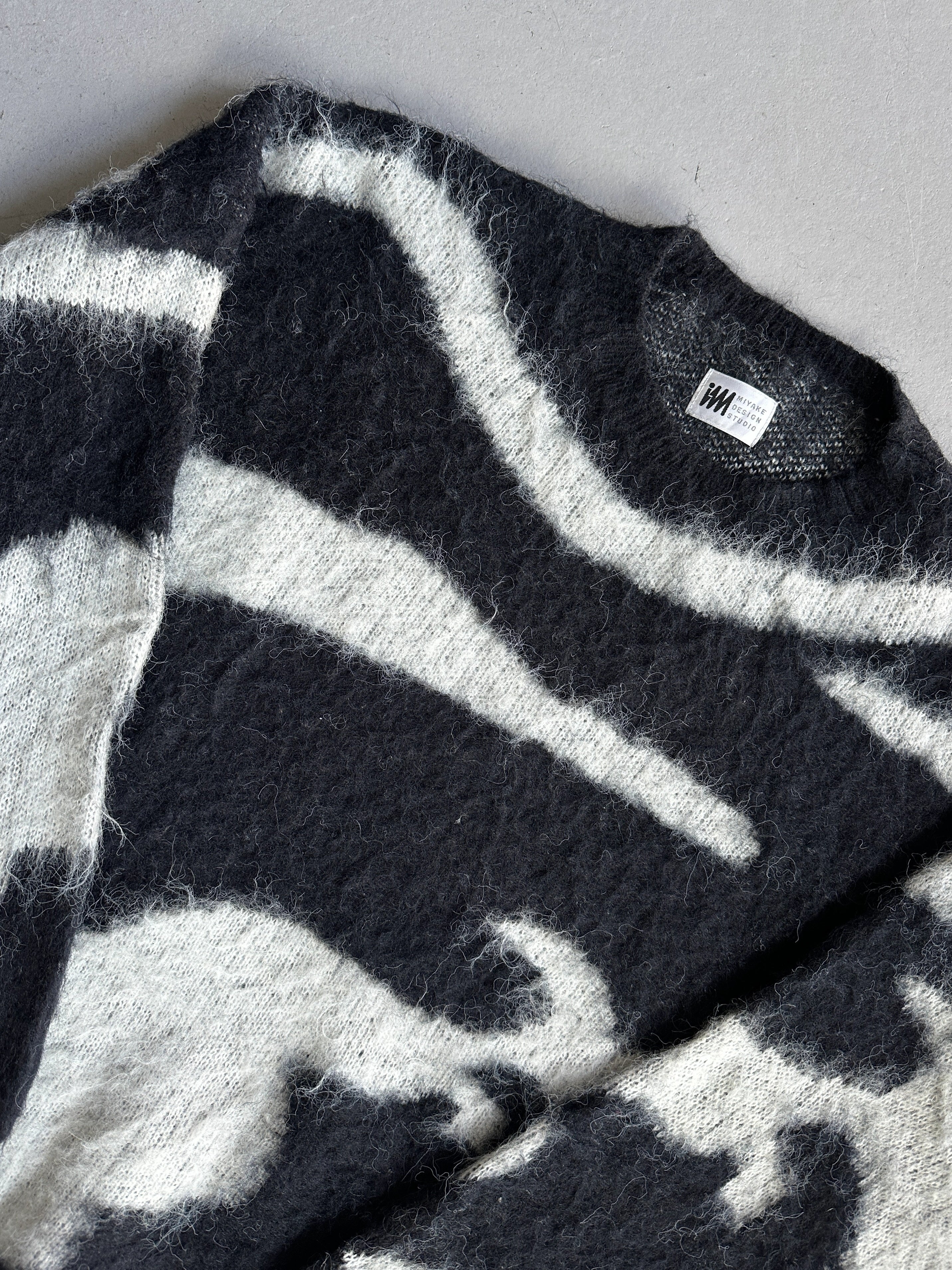 ISSEY MIYAKE - 1980s CREW NECK FUZZY WOOL OVERSIZED JUMPER