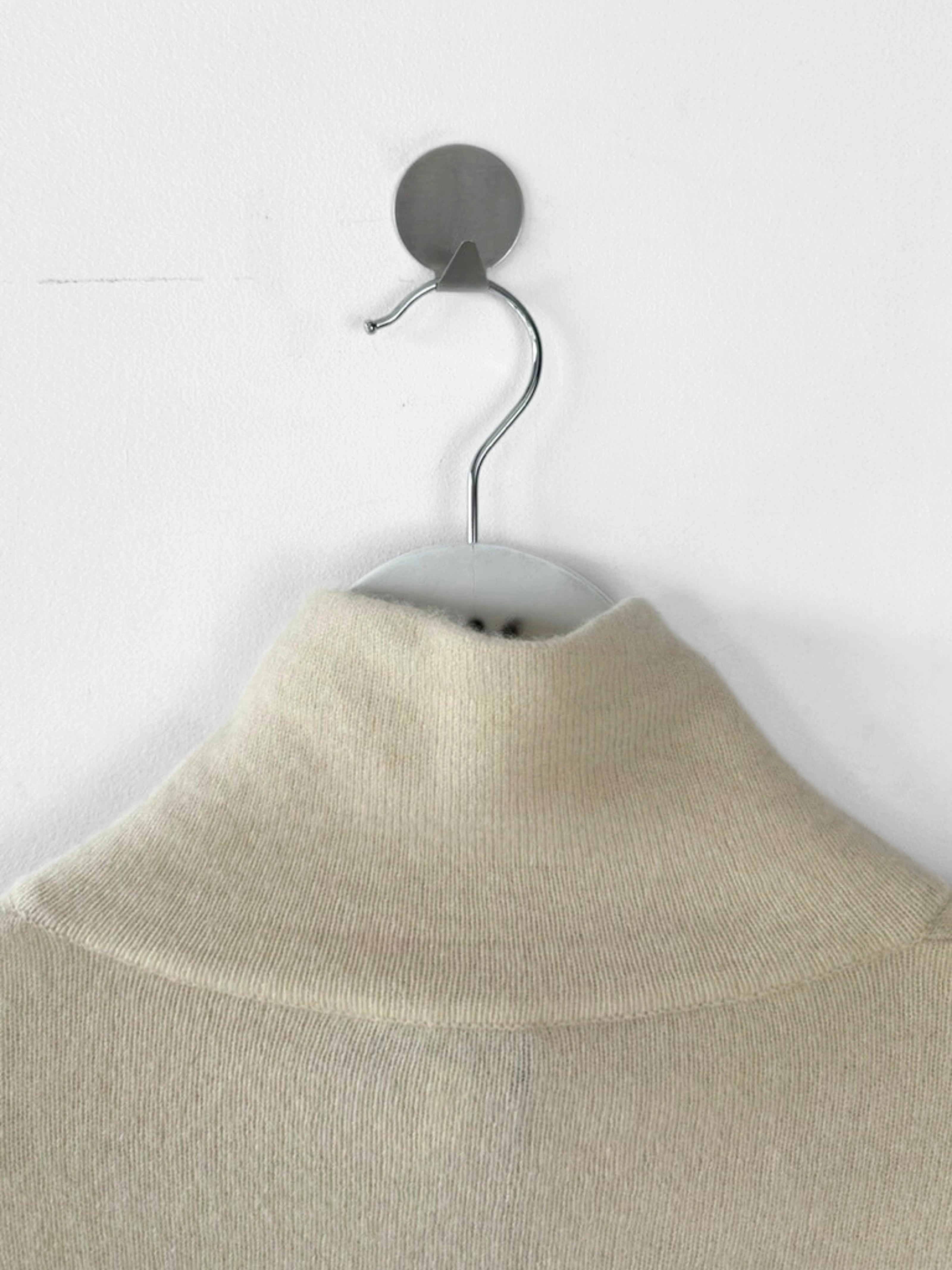 ARMANI JEANS - 2000s ZIPPED KNIT WITH CONTRASTING BLACK STRIPES DETAILS