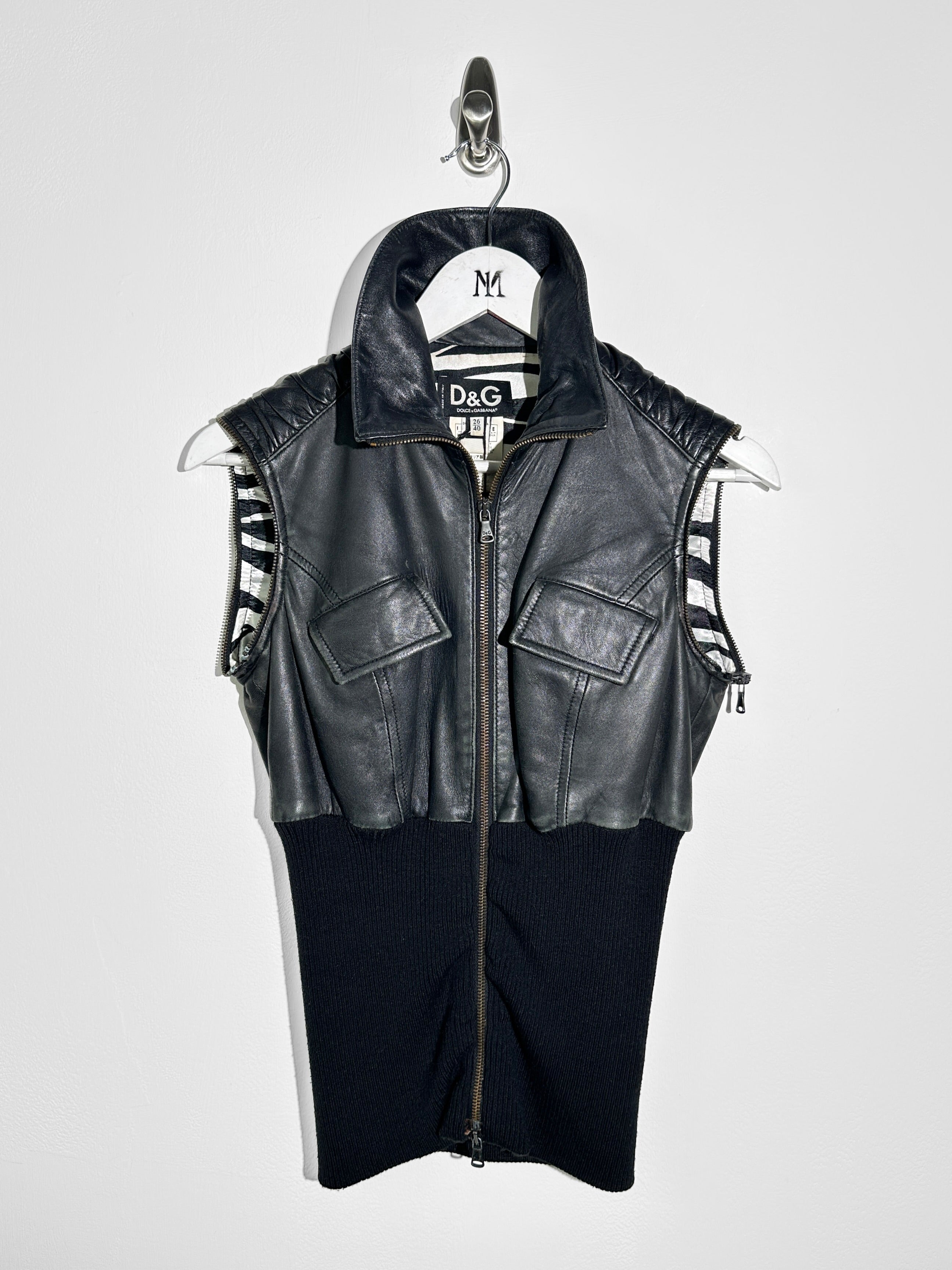 DOLCE & GABBANA - S/S 2003 2 IN 1 LEATHER JACKET WITH PANELED WAIST AND ZIP OFF SLEEVE