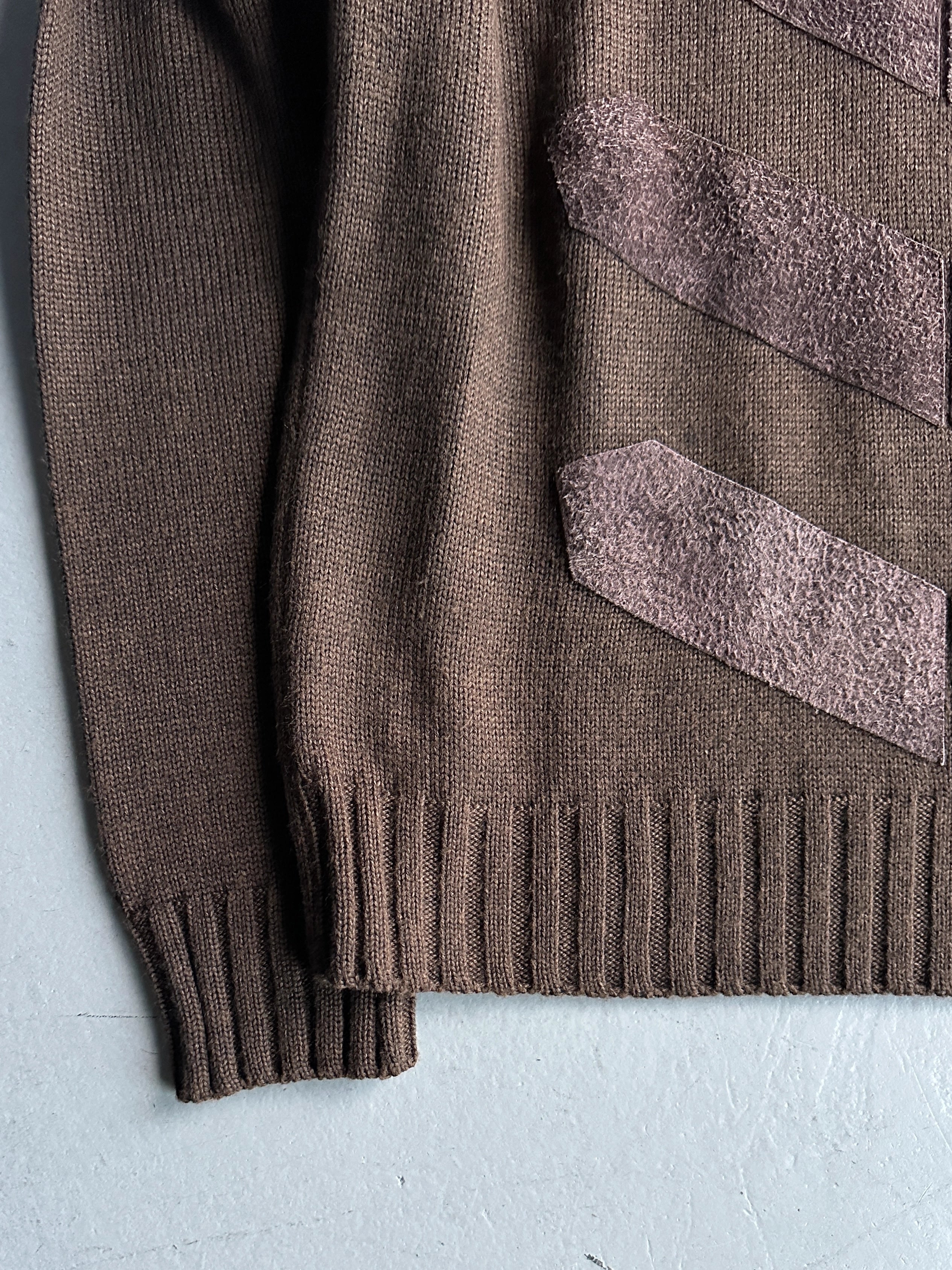 VERSACE - 2000s KNIT TURTLENECK TOP WITH CHEVRON BRUSHED LEATHER APPLIQUÉS