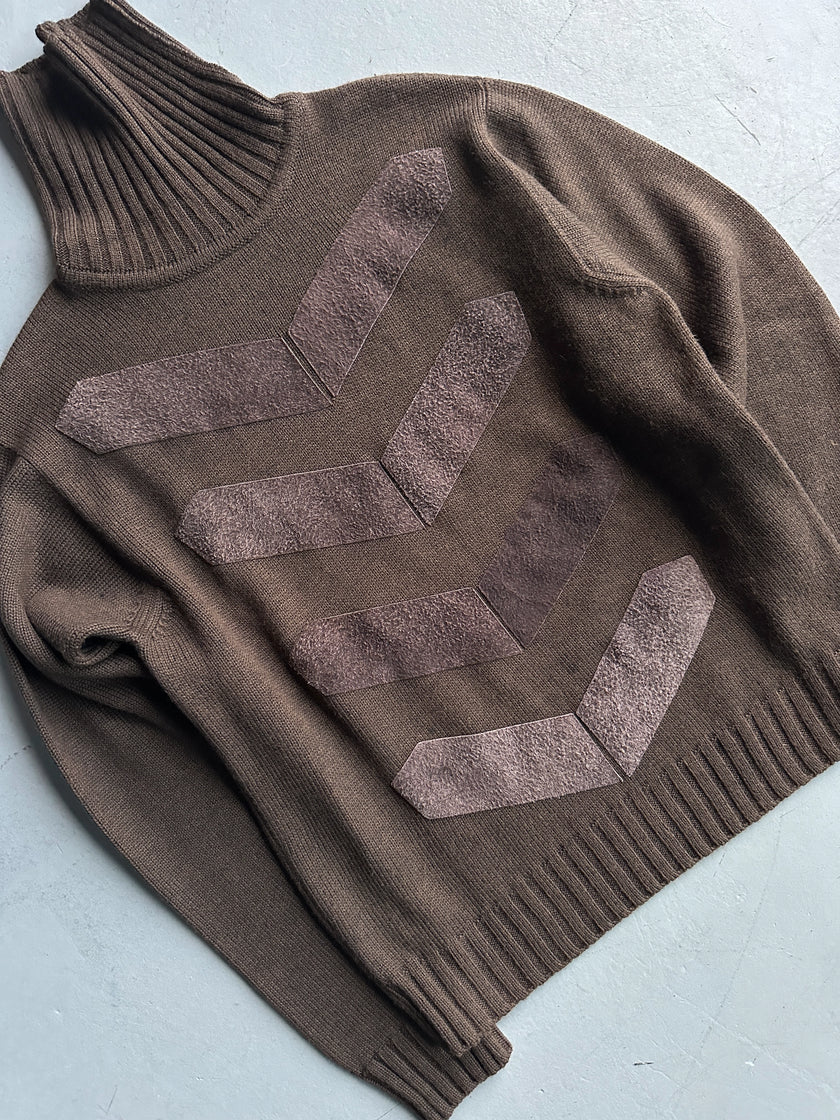 VERSACE - 2000s KNIT TURTLENECK TOP WITH CHEVRON BRUSHED LEATHER APPLIQUÉS