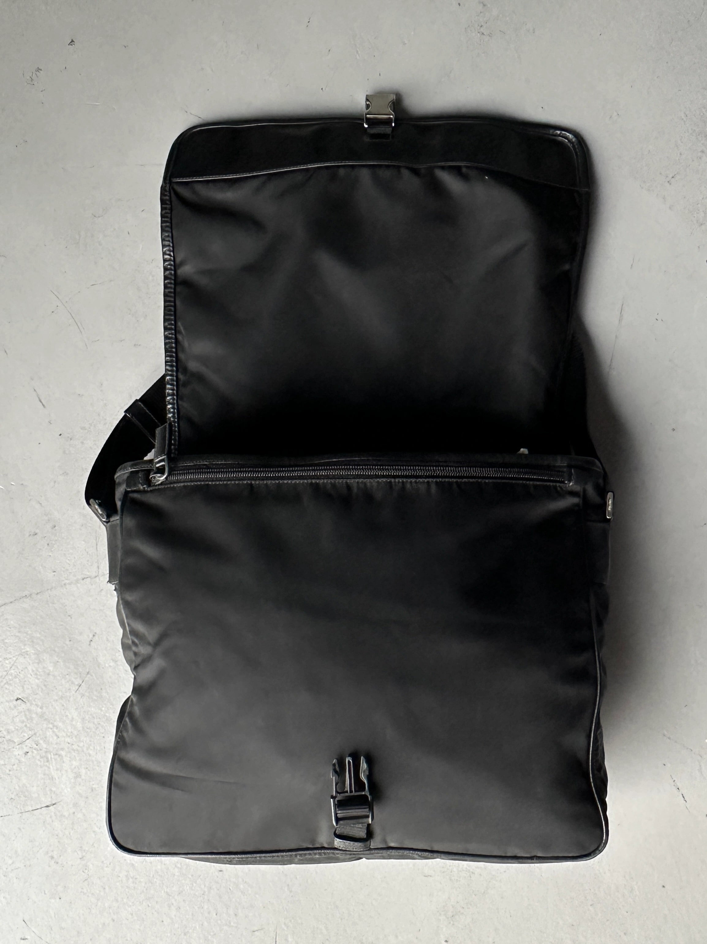 PRADA - 2000s NYLON MESSENGER BAG