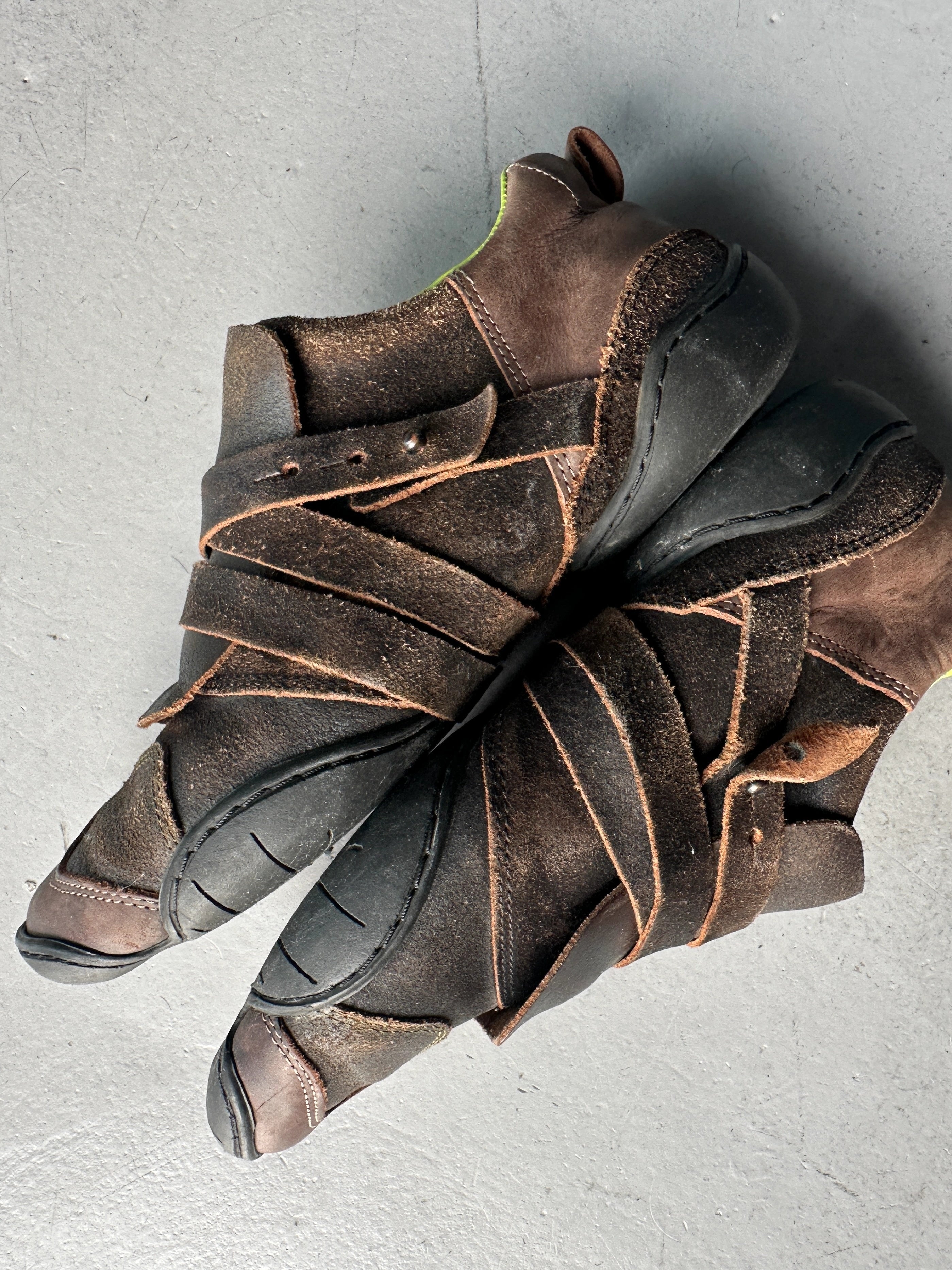 MARITHÉ + FRANÇOIS GIRBAUD - early 2000s ROUND TOE BONDAGE LEATHER SNEAKERS