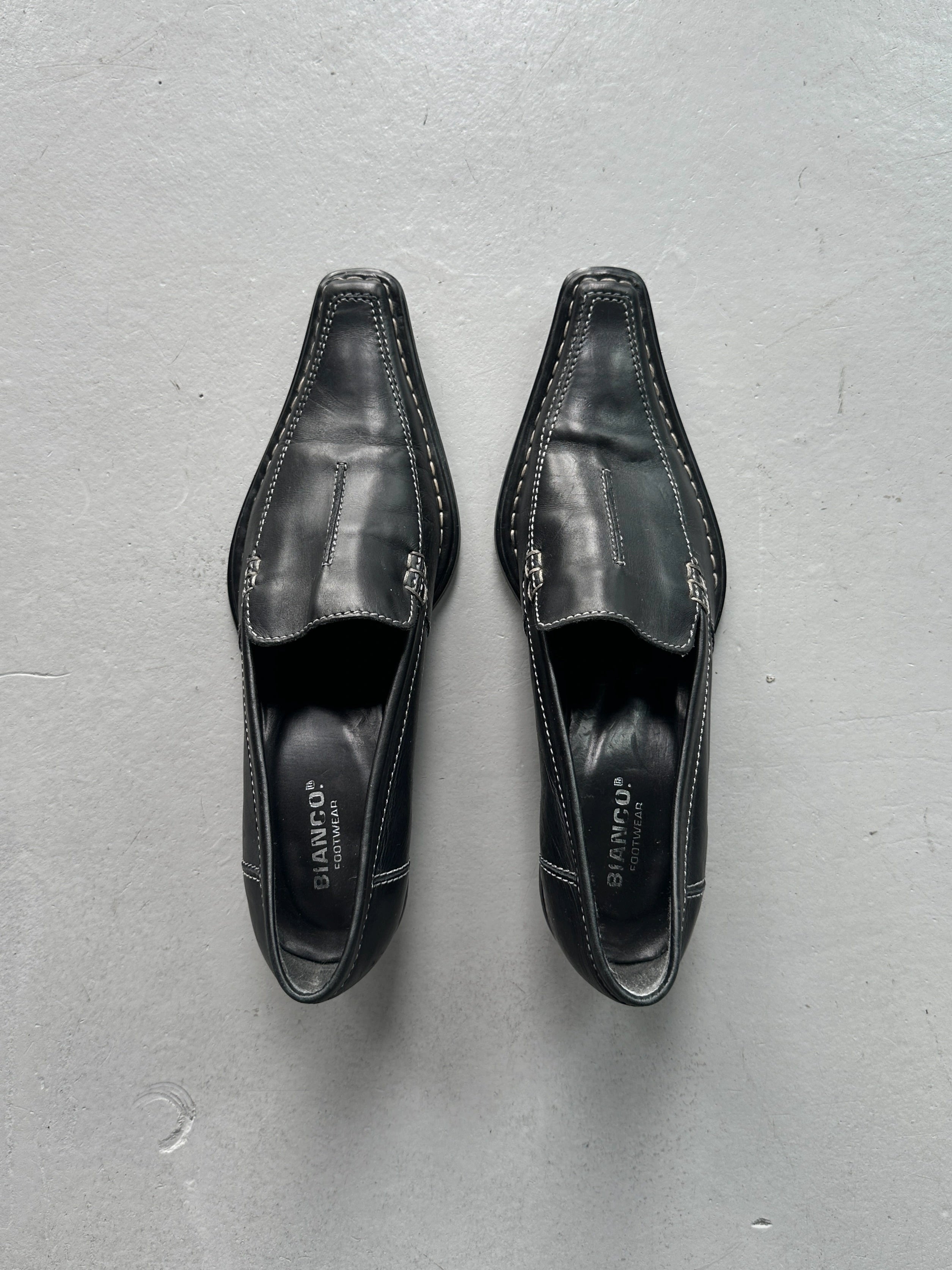 1990s KITTEN HEELS SLIP ON SHOES