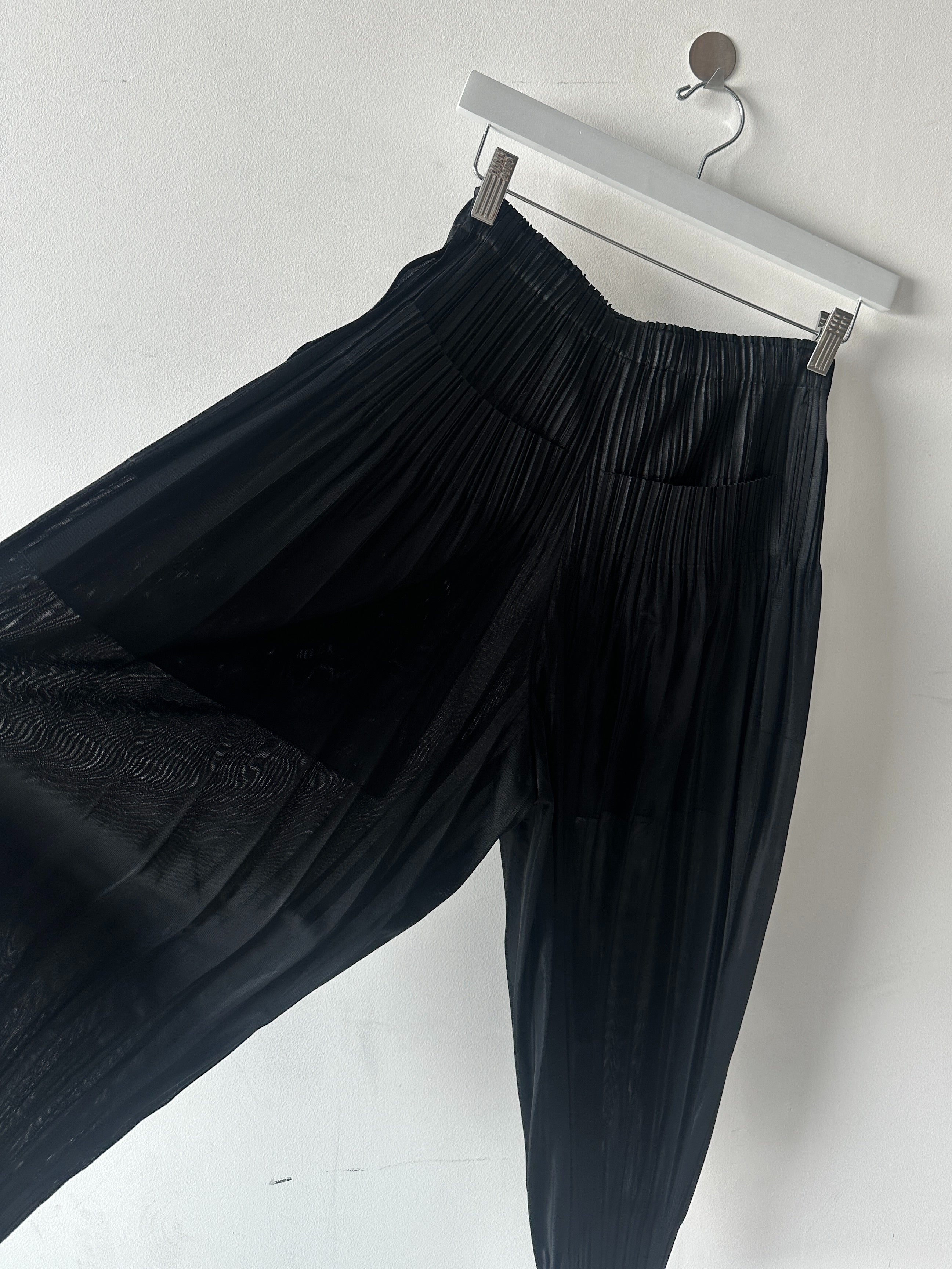 ISSEY MIYAKE PLEATS PLEASE - S/S 2015 SEMI TRANSPARENT LEGS CROPPED PANTS