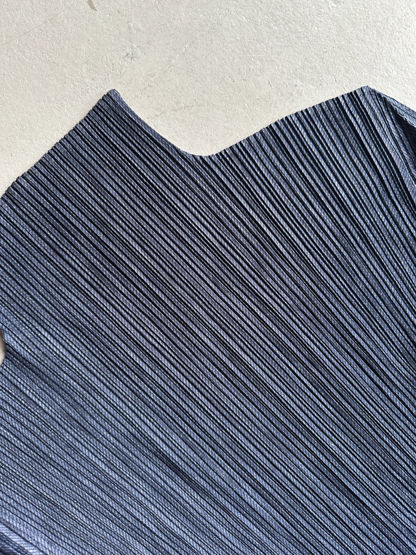 ISSEY MIYAKE PLEATS PLEASE - F/W 2004 HIGH NECK PLEATED LONG SLEEVE TOP