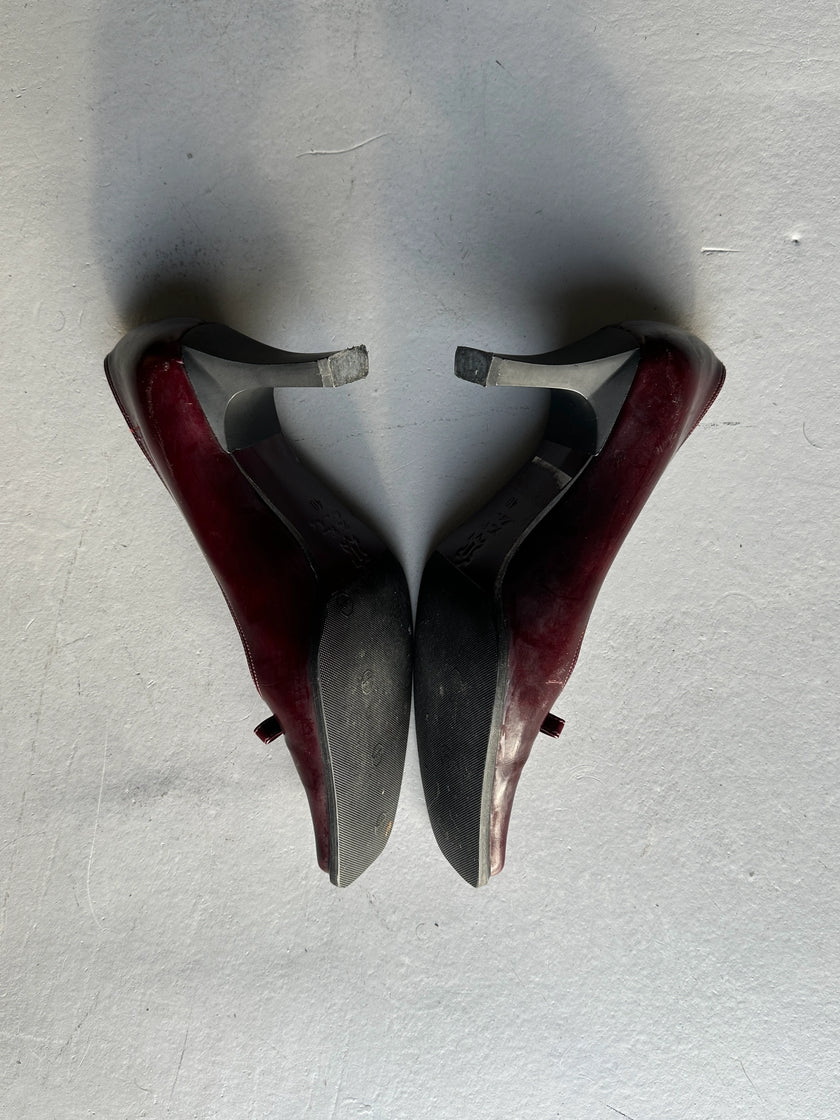 ITALIAN LABEL 1990s SQUARE TOE LEATHER PUMPS