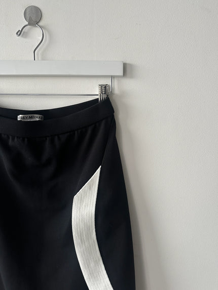 ISSEY MIYAKE -  F/W 2023 SCULPTURAL SKIRT WITH CURVED SIDE PANELS