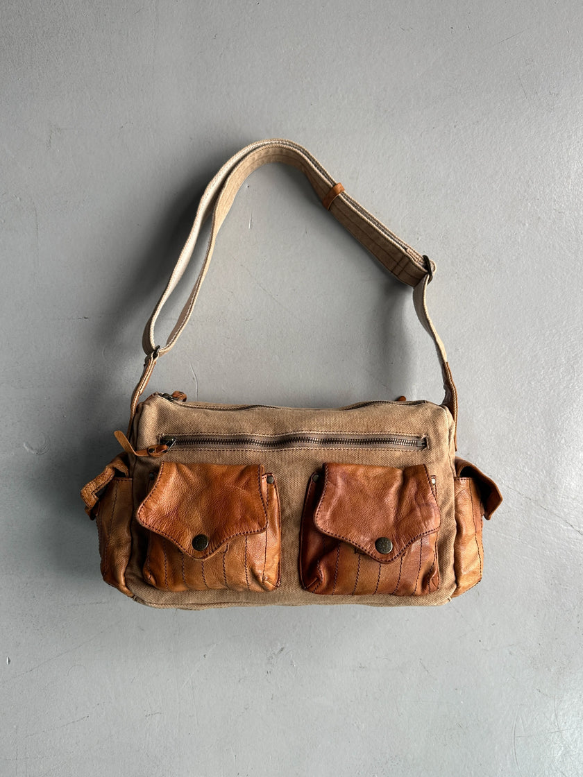 YOHJI YAMAMOTO Y'SACCS - 1990s SHOULDER BAG WITH OVERSIZED LEATHER POCKET