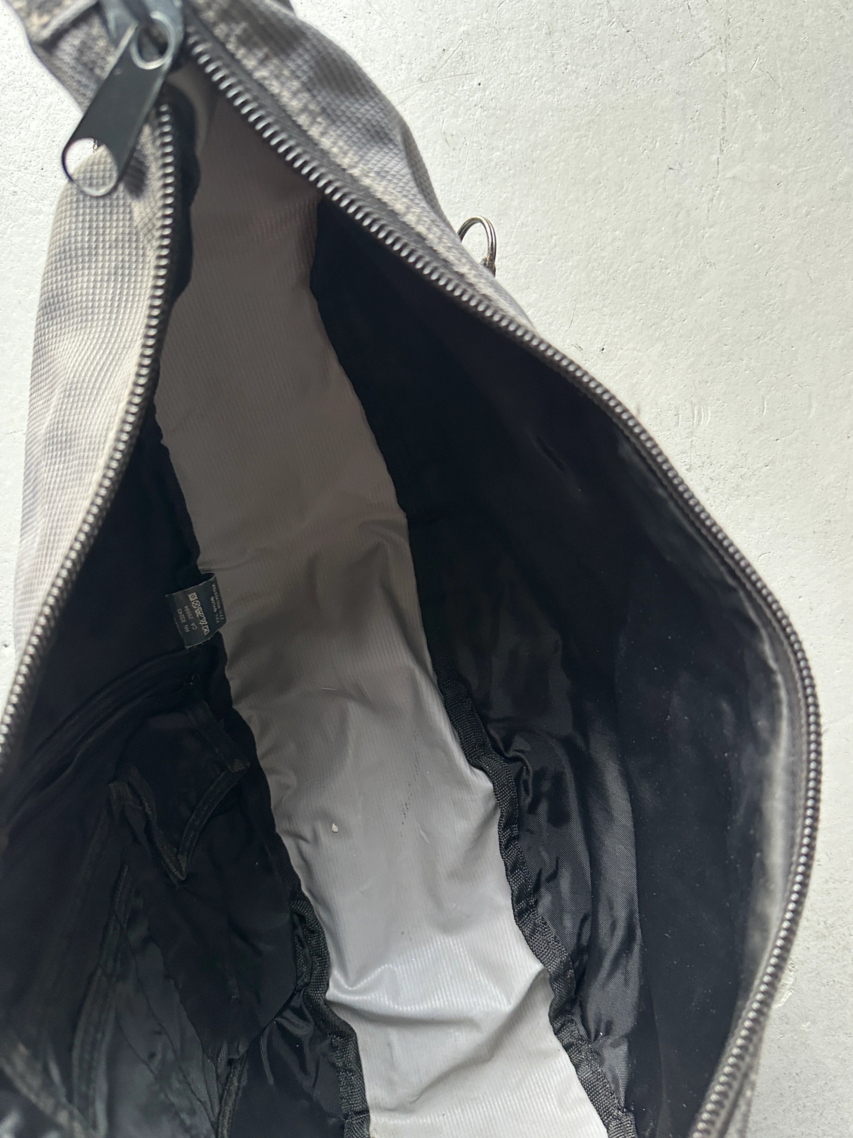 DIESEL - 1990s TEXTURED SLING BAG