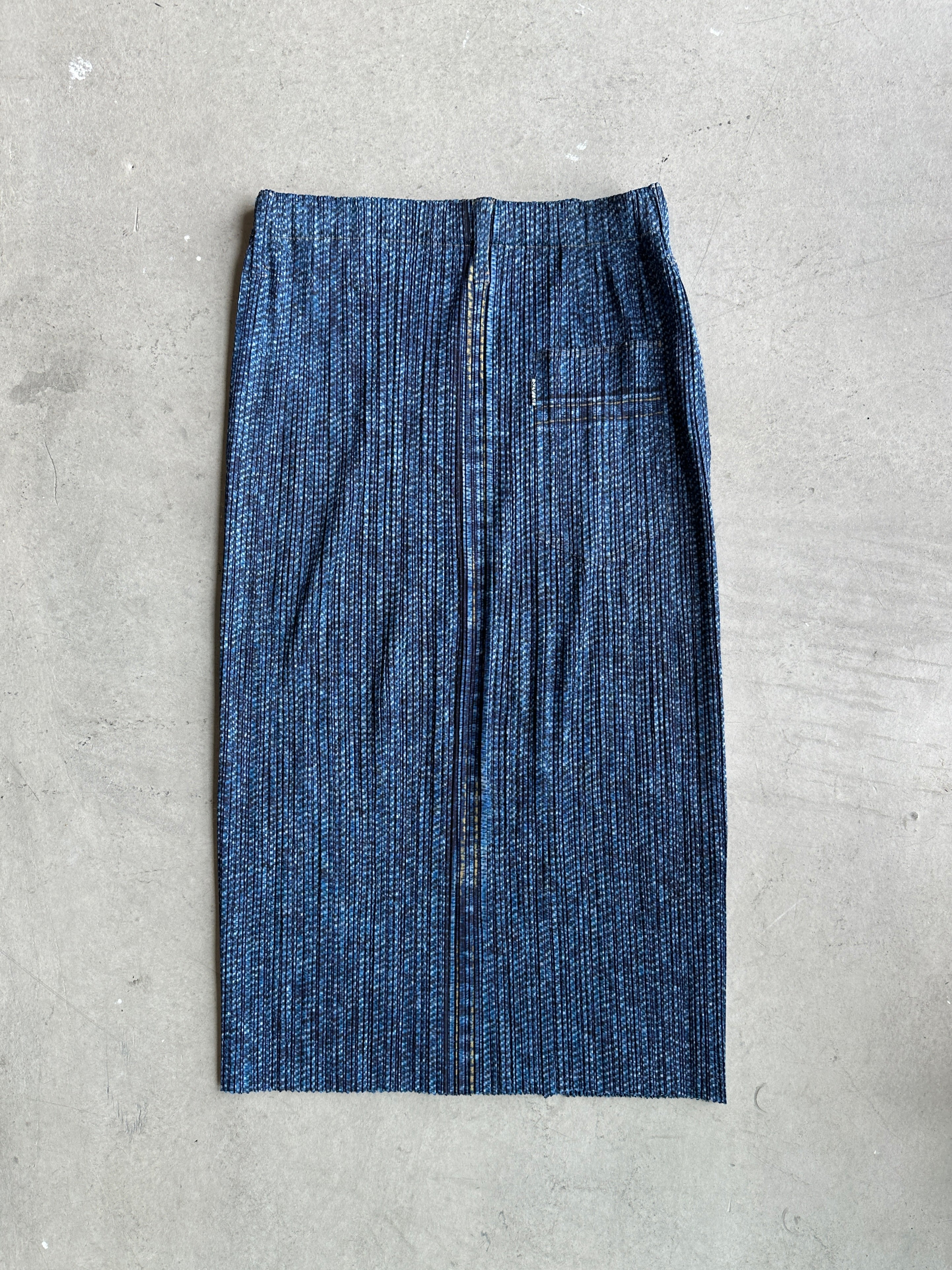 ISSEY MIYAKE PLEATS PLEASE -  2000s YELLOW OVERSTITCHED BLUE DENIM PRINT SKIRT