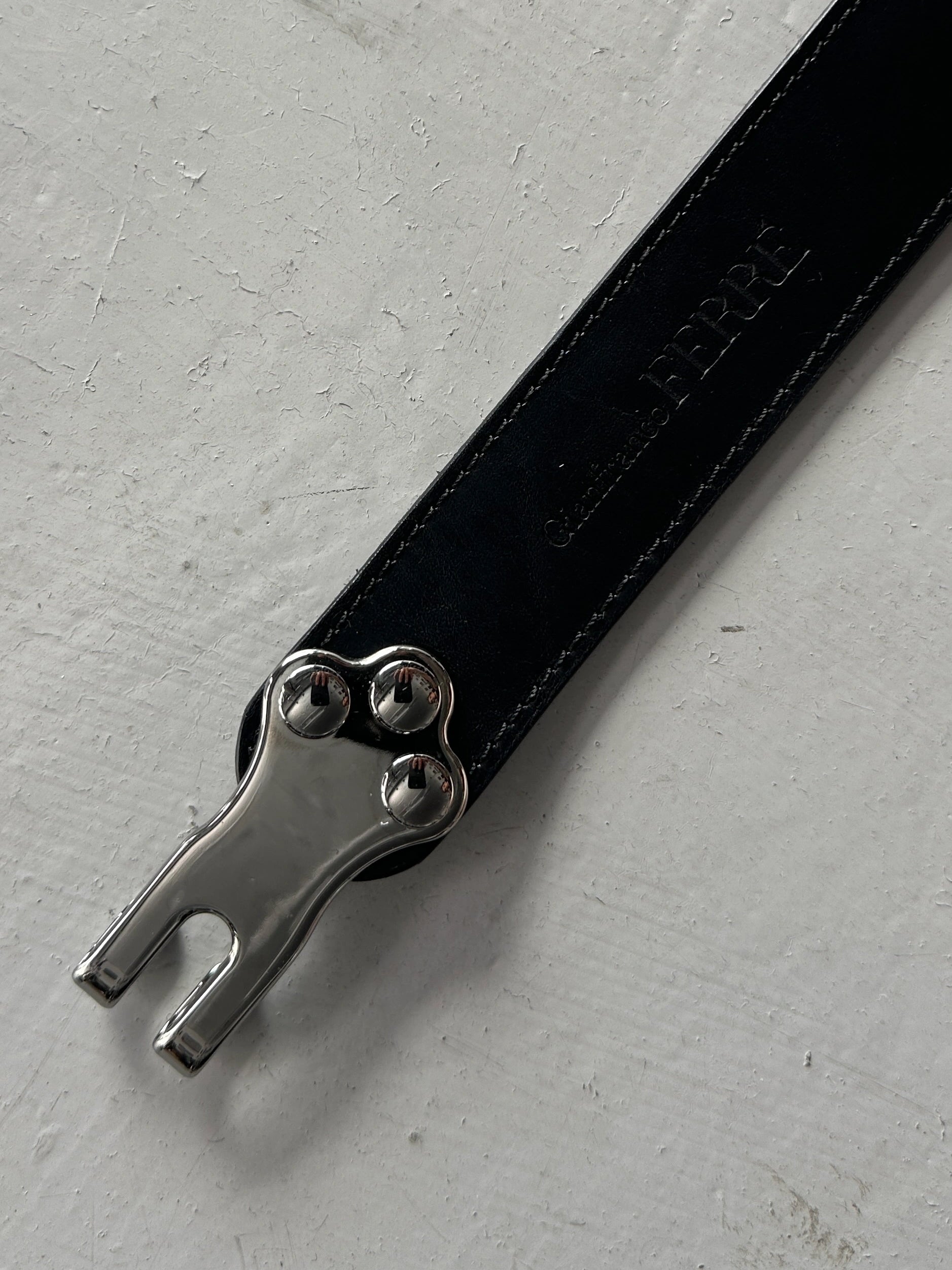 GIANFRANCO FERRÉ - early 2000s LEATHER BELT WITH HOOK BUCKLE DETAIL