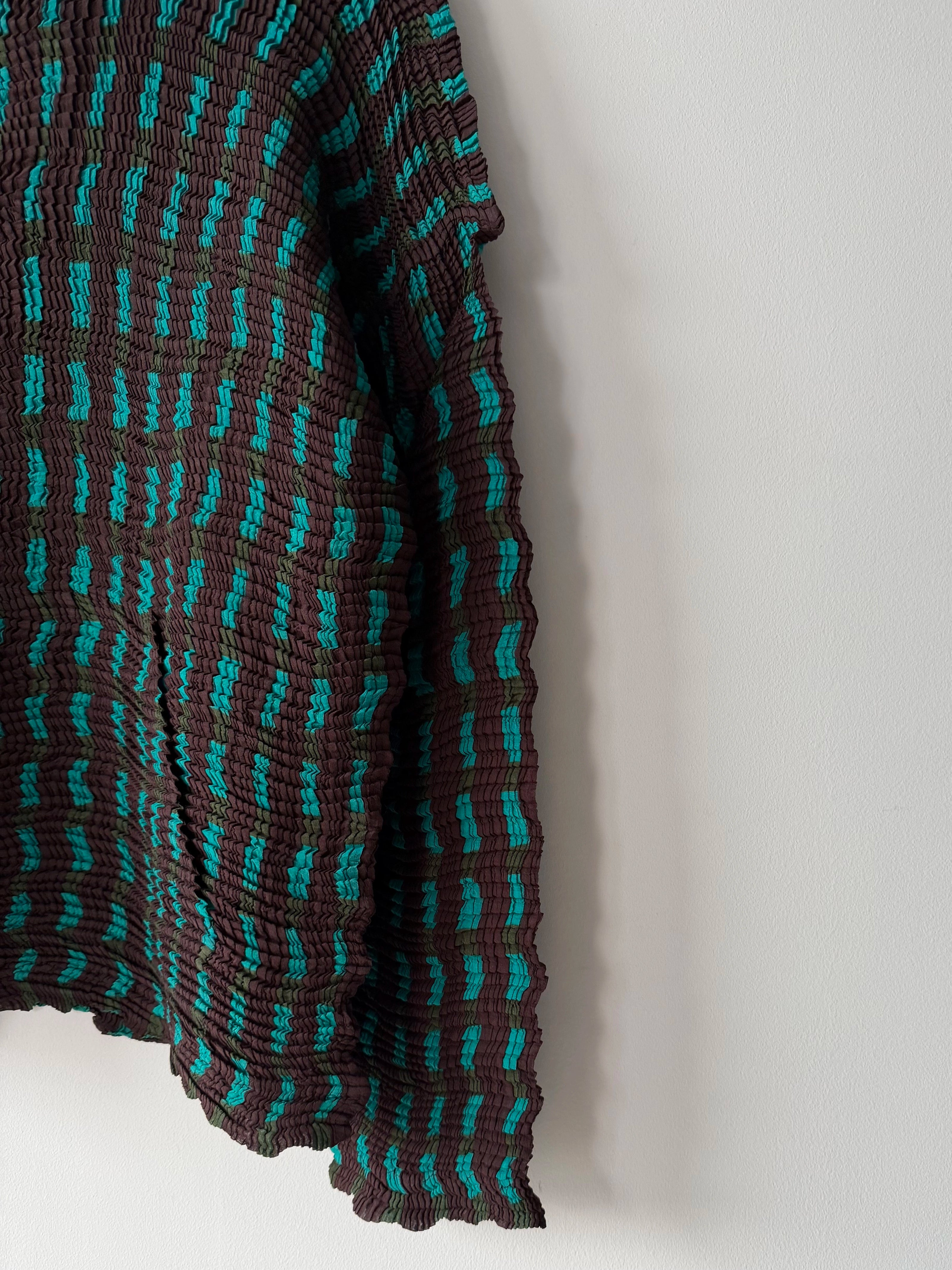 ISSEY MIYAKE - S/S 1999 LONG SLEEVE TOP WITH SPIKE PLEATS COLLAR