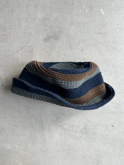 EMPORIO ARMANI - 1980s KNITTED BUCKET HAT