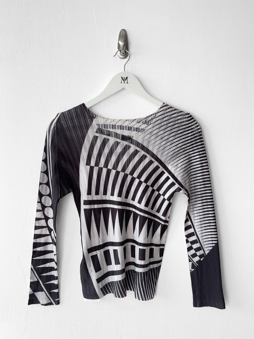 ISSEY MIYAKE - S/S 2015 GEOMETRIC PRINT LONG SLEEVE TOP