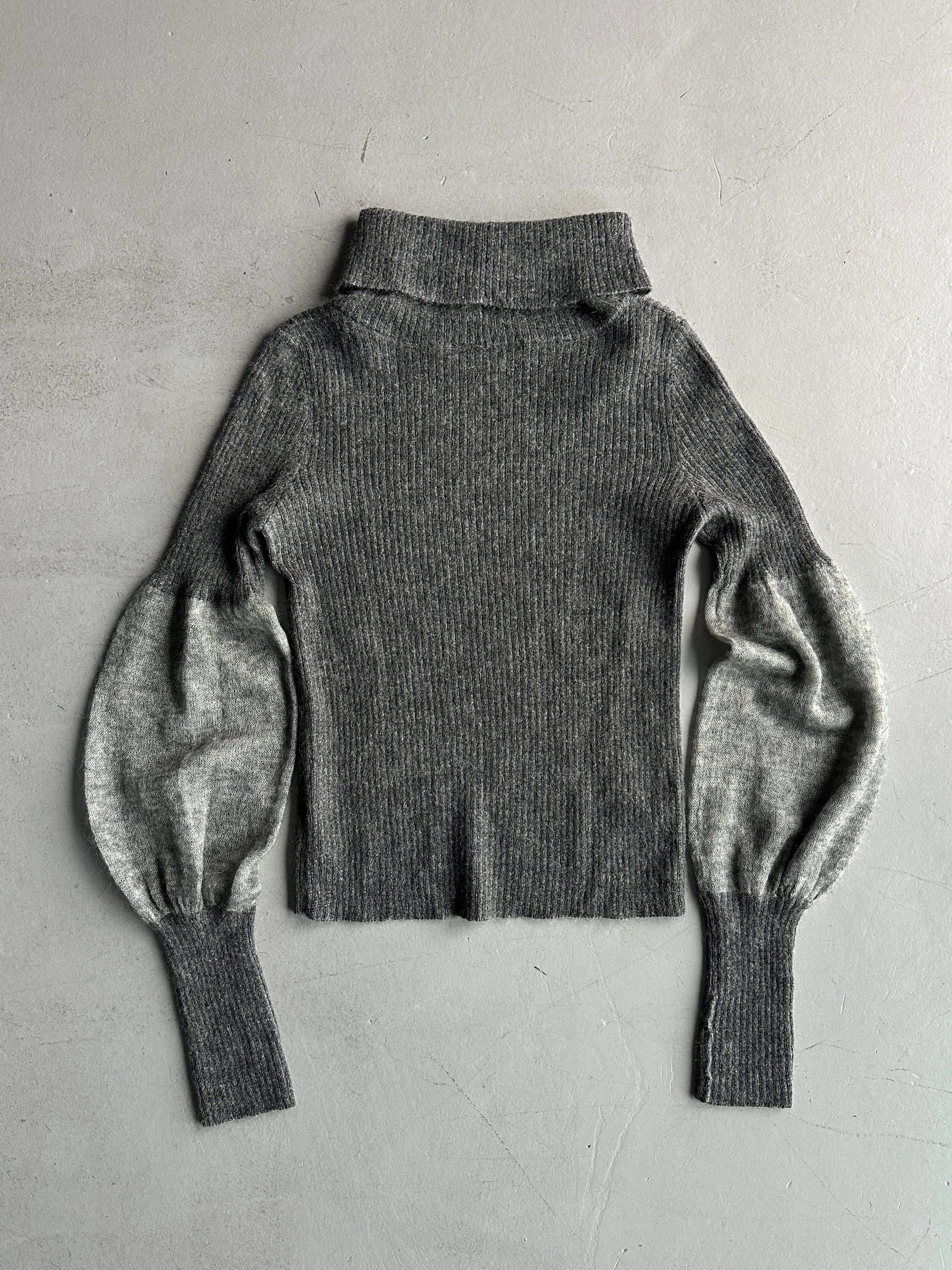ITALIAN LABEL - early 2000s ELONGATED SLEEVE TURTLE NECK KNIT TOP