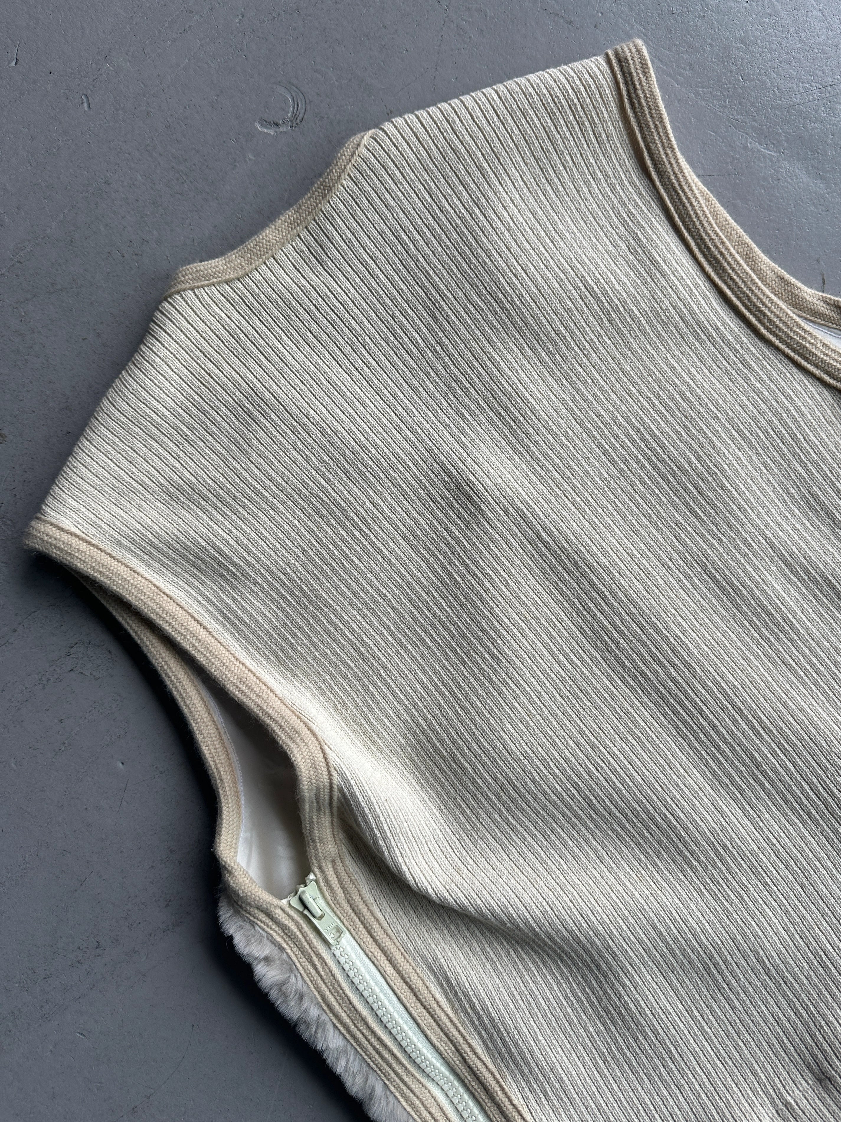 DEXTER WONG - 1990s FAUX FUR FRONT ZIPPED SIDE KNIT VEST